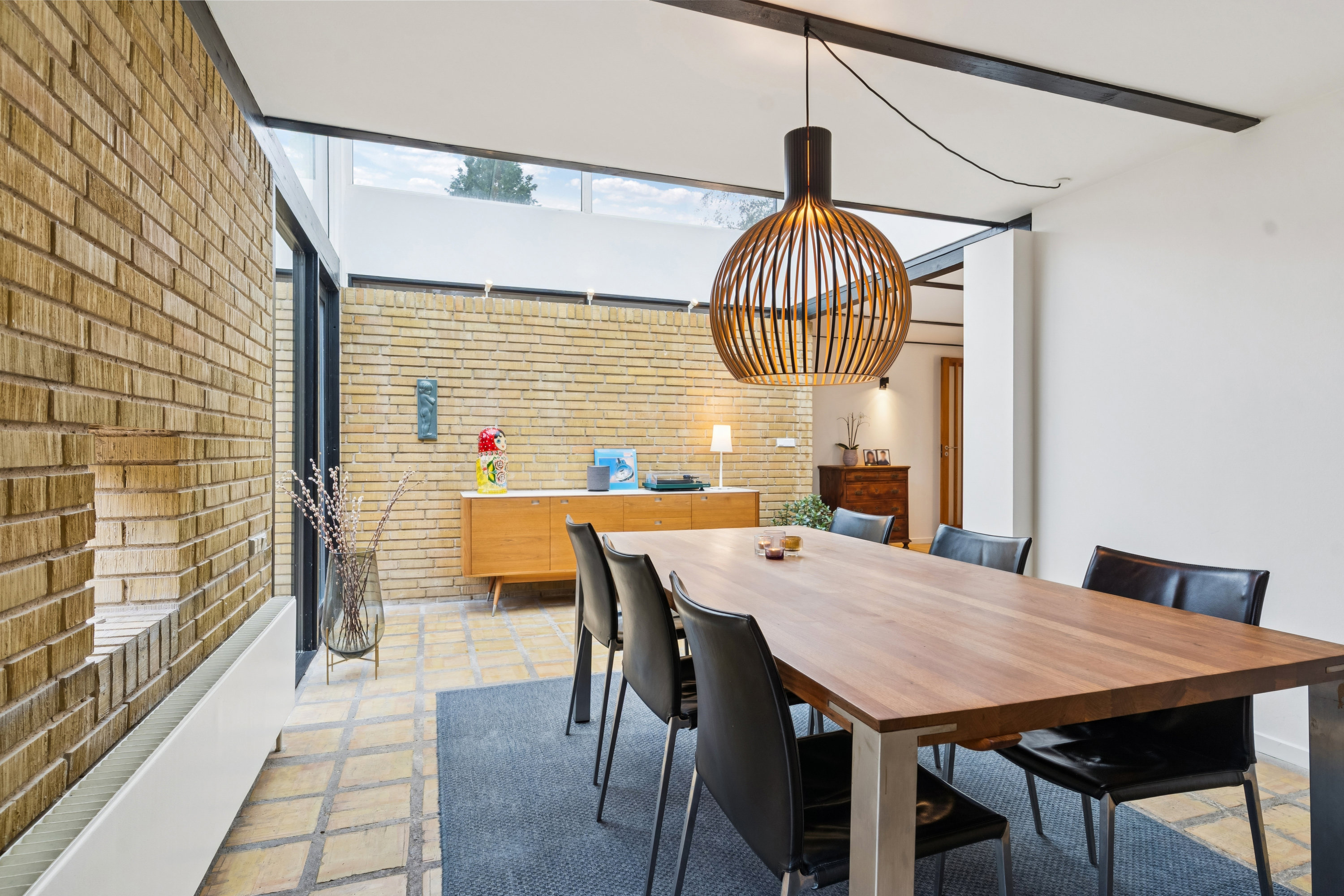 Fremhævet stue billede i fuldskærmstilstand. Billede af Rolighedsvej 13A, Hareskov, 3500 Værløse