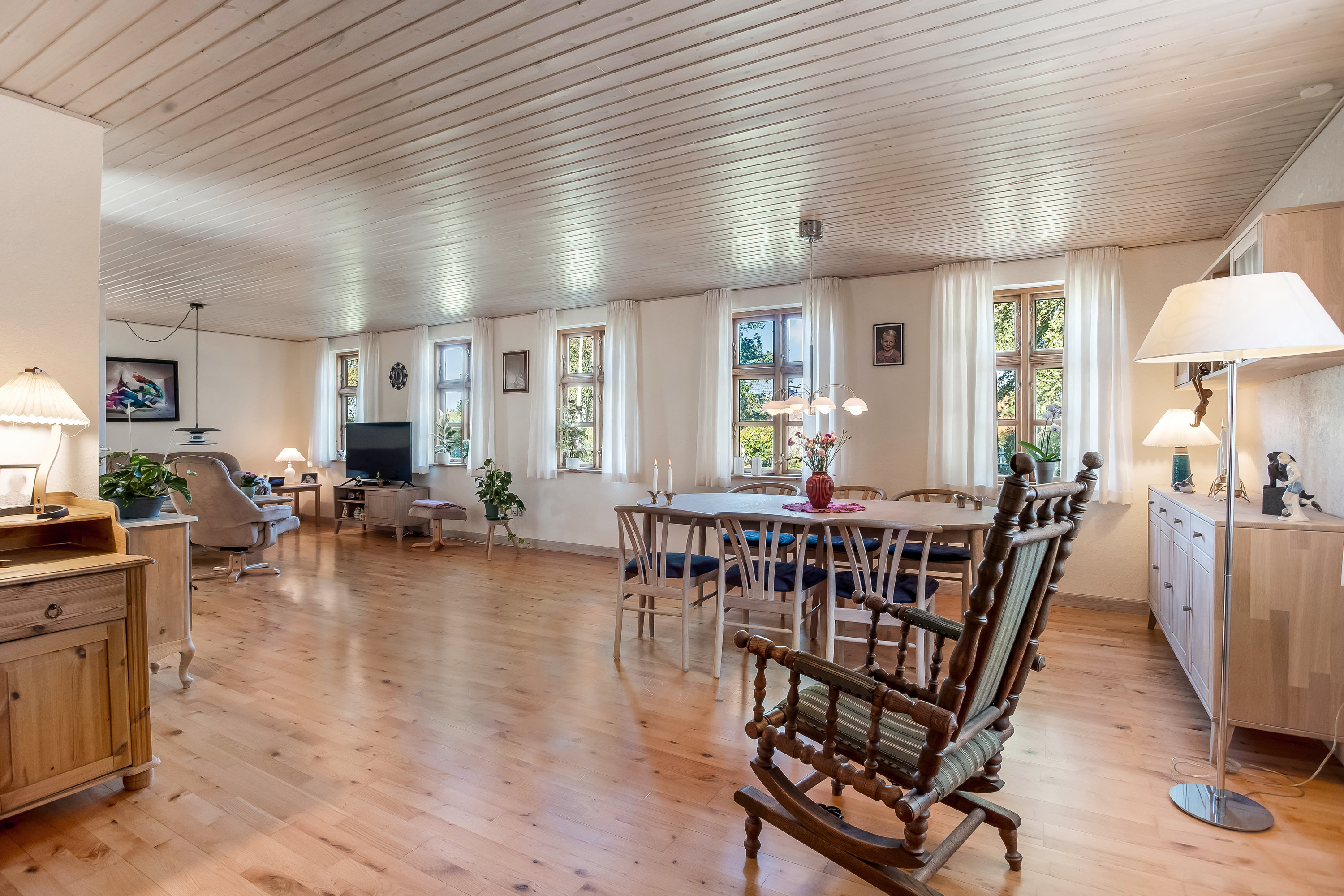 Fremhævet stue billede i fuldskærmstilstand. Billede af Sognevejen 6, Olstrup, 4895 Errindlev