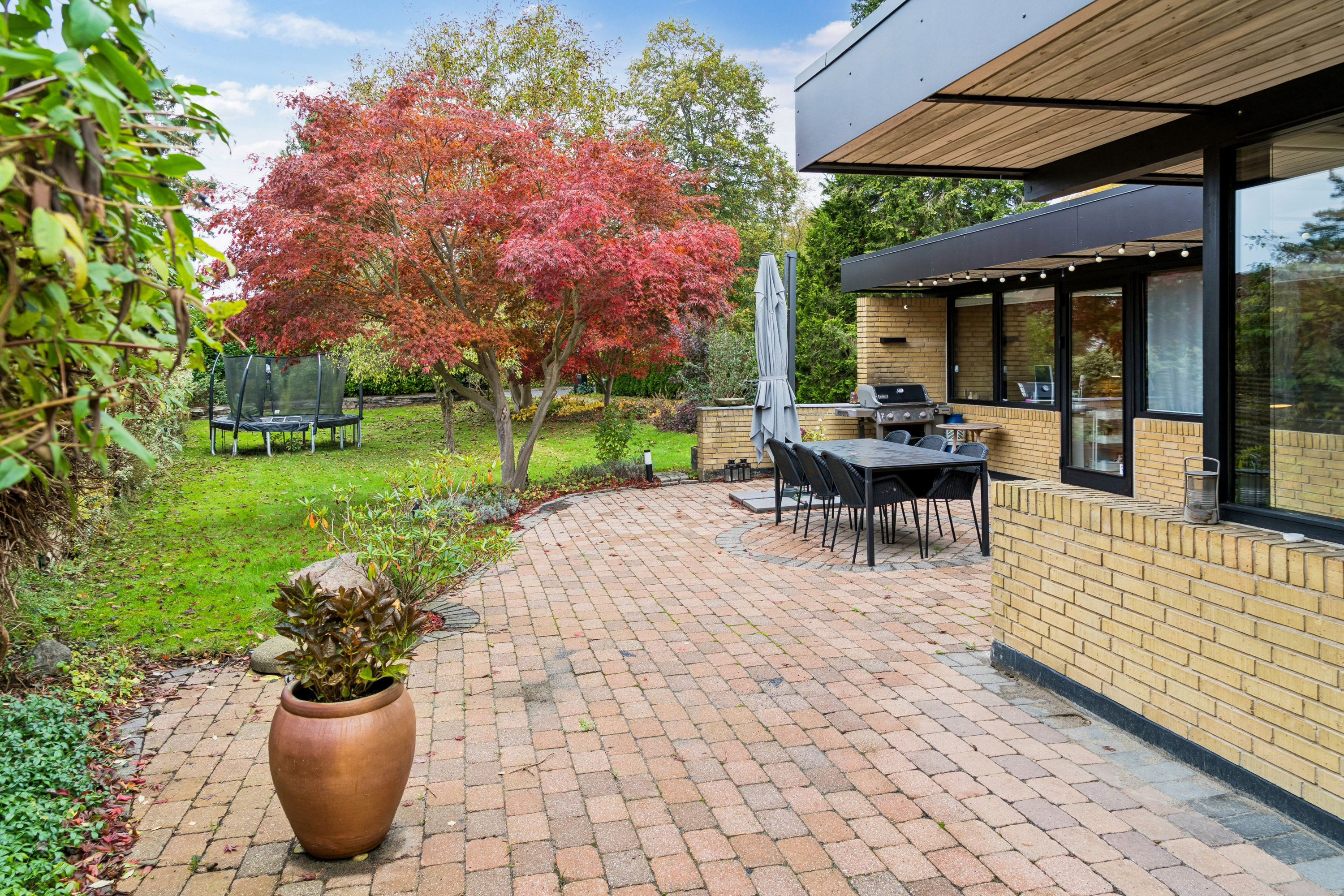 Miniaturebillede 1: terrasse. Billede af Rolighedsvej 13A, Hareskov, 3500 Værløse