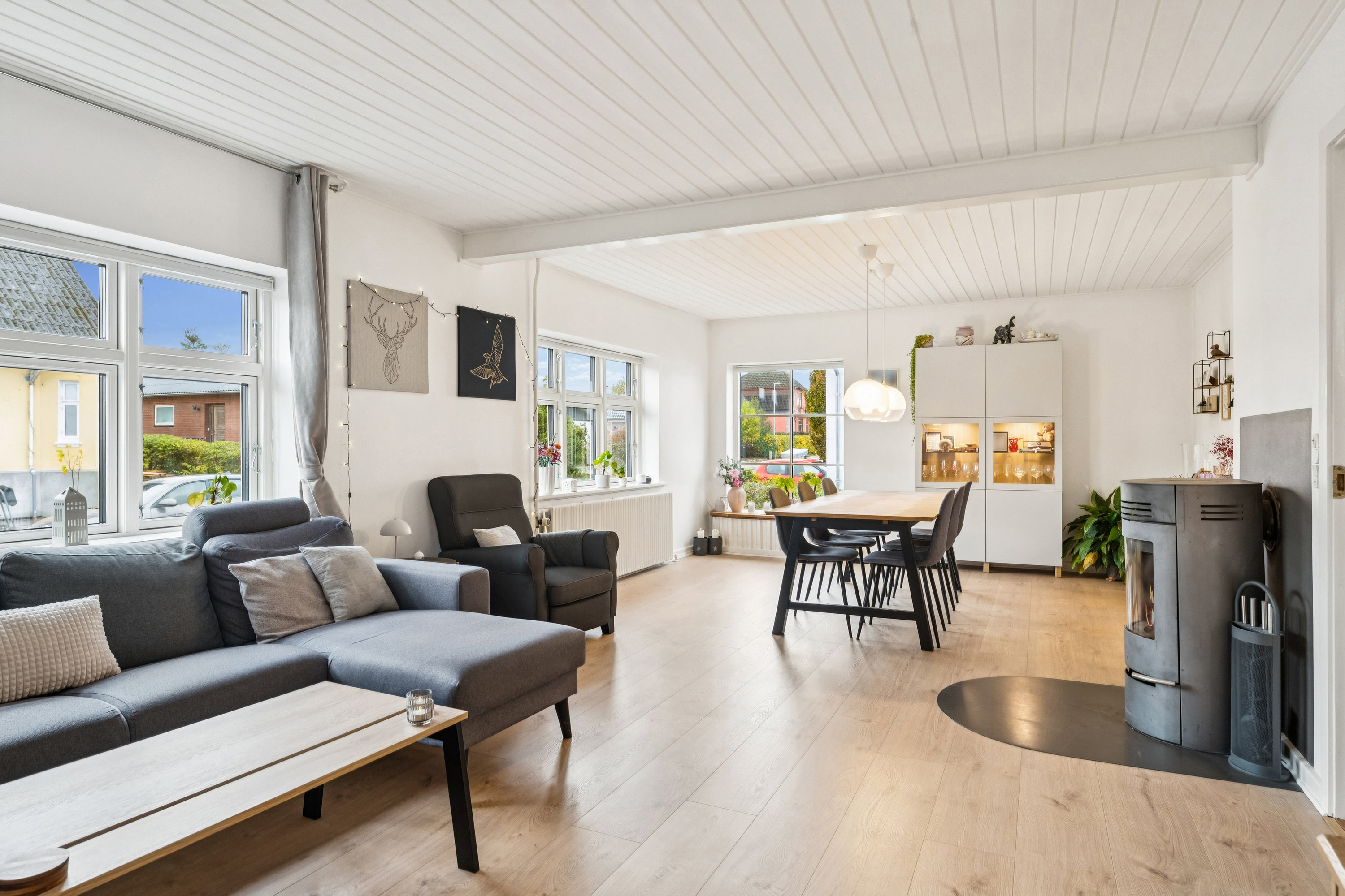 Fremhævet stue billede i fuldskærmstilstand. Billede af Christiansborgvej 13, 8930 Randers NØ