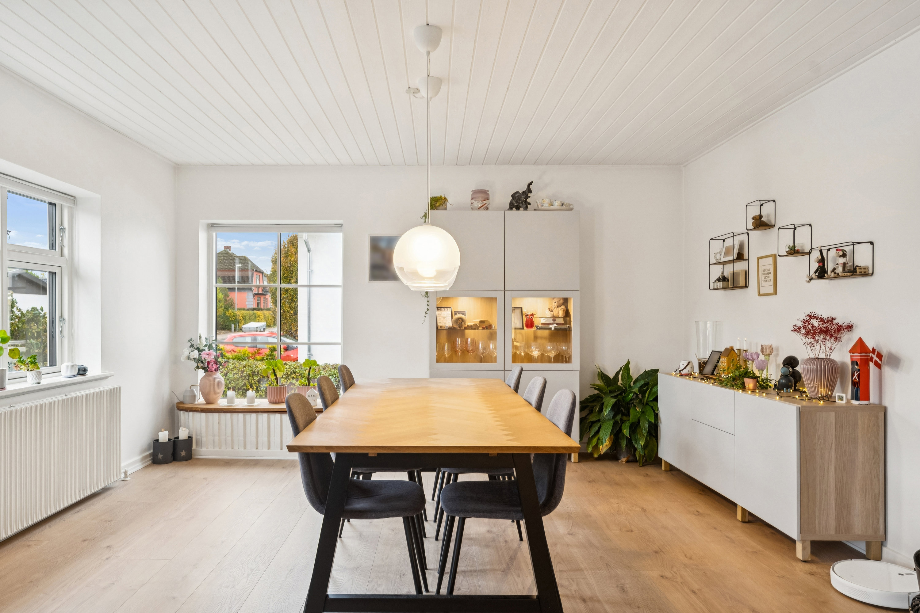 Fremhævet stue billede i fuldskærmstilstand. Billede af Christiansborgvej 13, 8930 Randers NØ