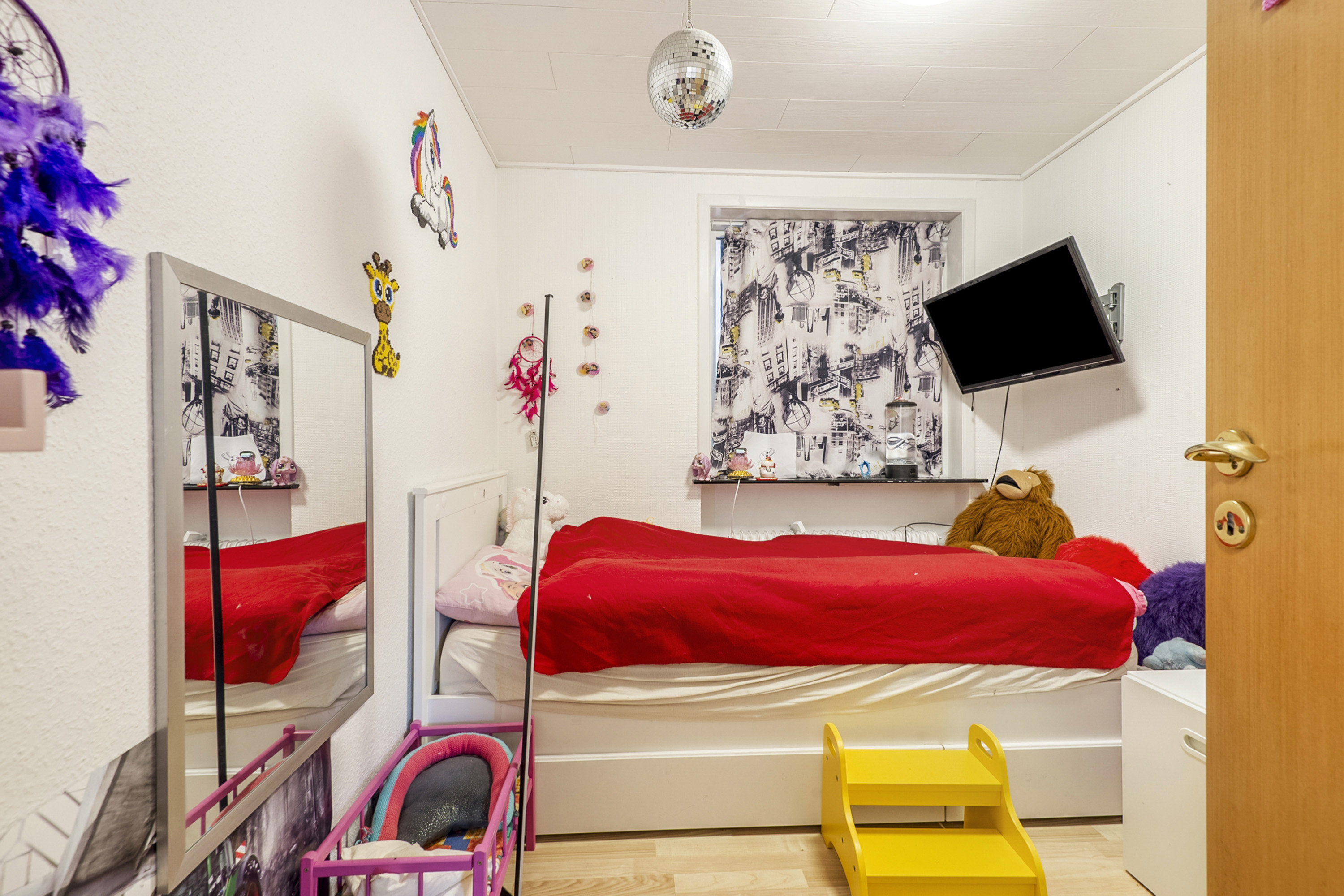 Fremhævet soveværelse billede i fuldskærmstilstand. Billede af Ellebakken 5, 6800 Varde