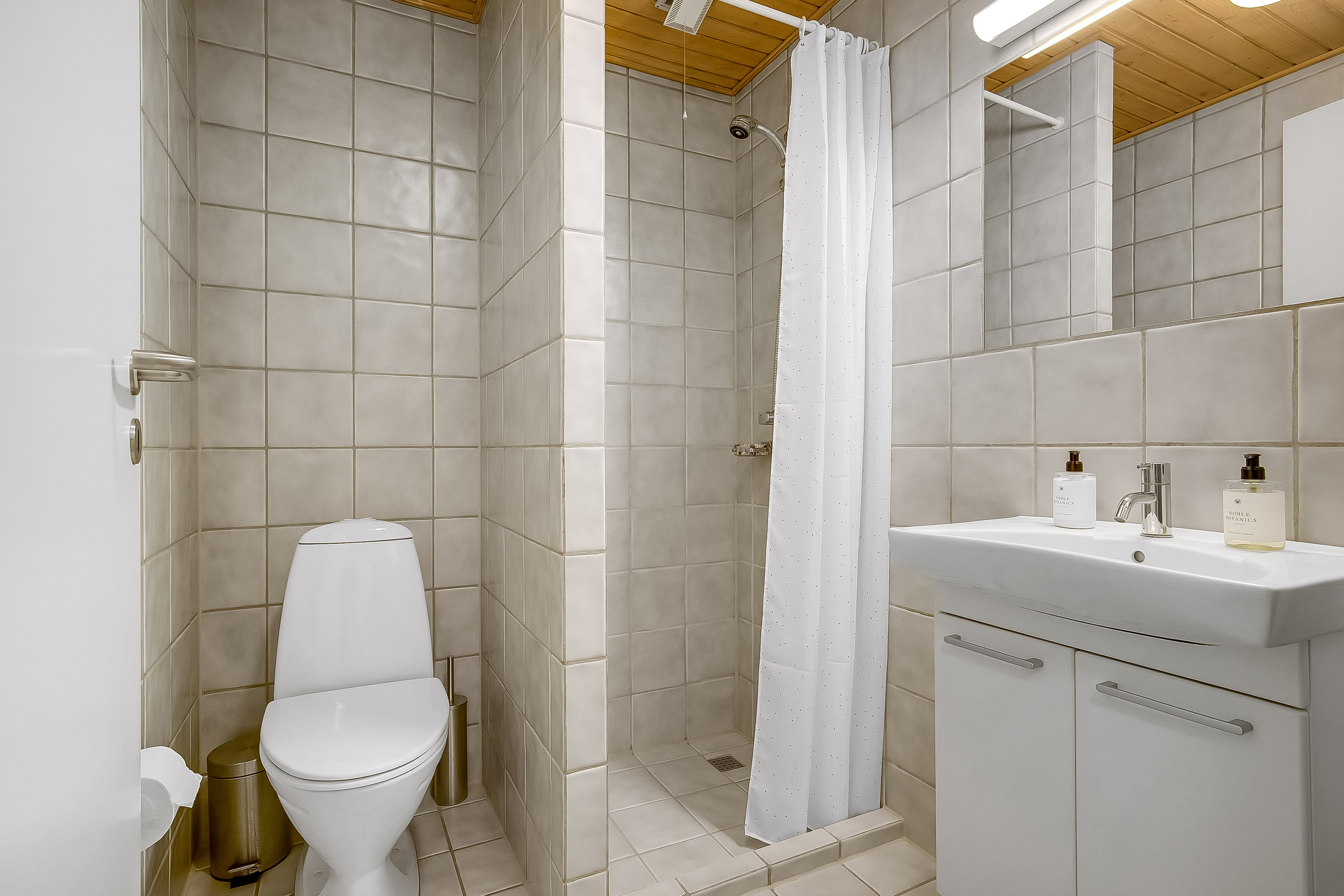 Fremhævet badeværelse billede i fuldskærmstilstand. Billede af Brennerpasset 77, Harte, 6000 Kolding