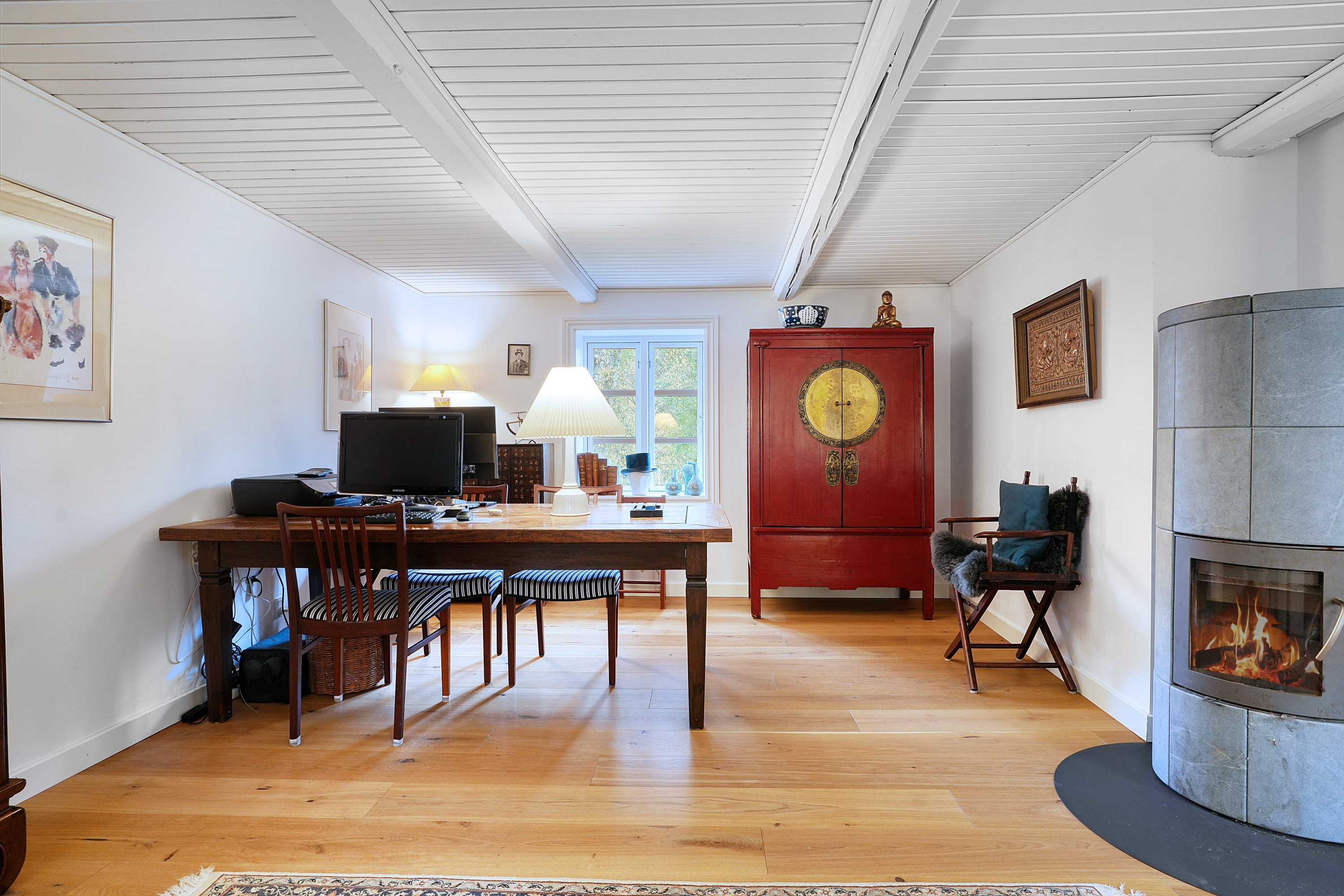 Fremhævet stue billede i fuldskærmstilstand. Billede af Holmenevej 25, Holmene, 3140 Ålsgårde