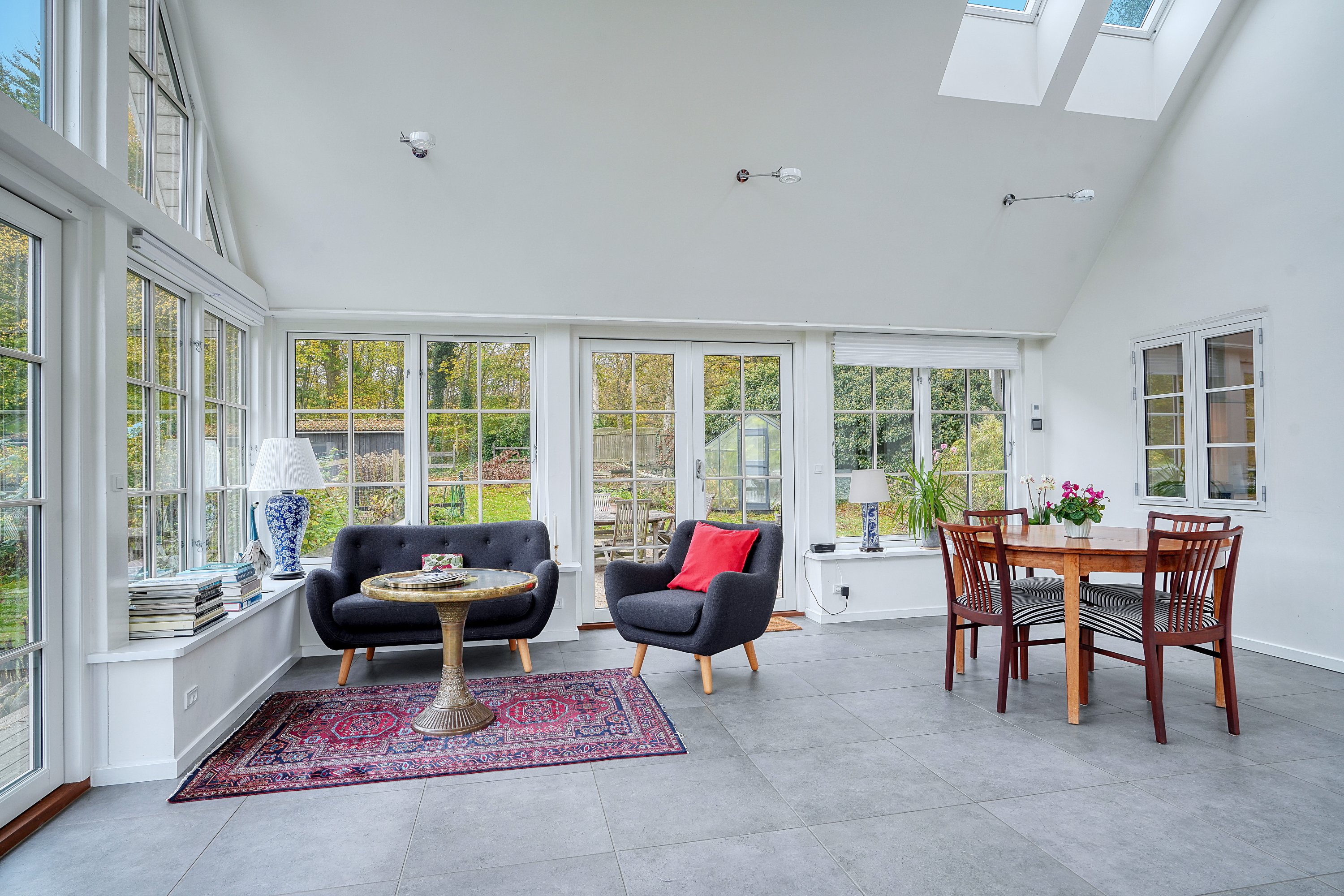 Fremhævet stue billede i fuldskærmstilstand. Billede af Holmenevej 25, Holmene, 3140 Ålsgårde