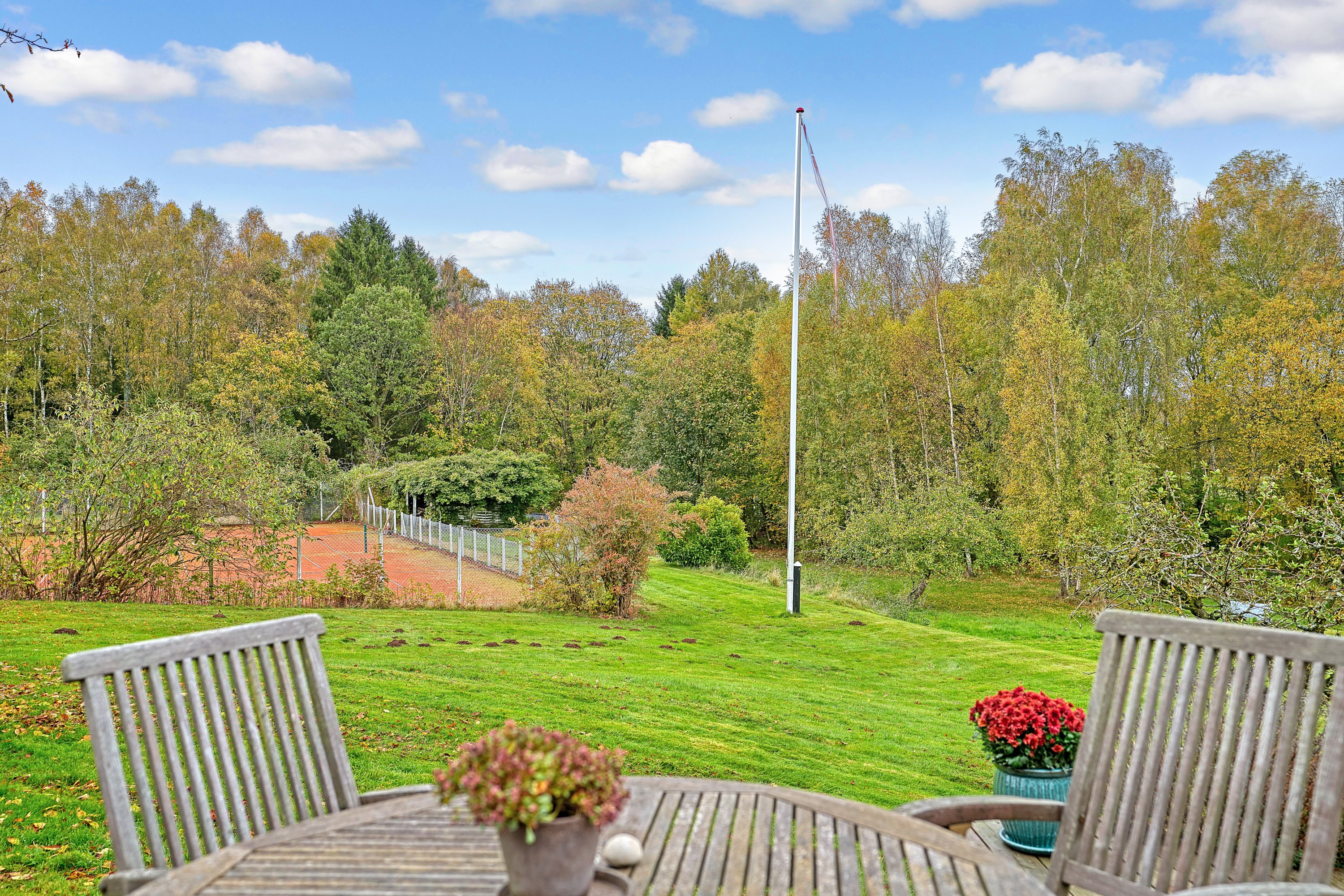 Fremhævet udsigt billede i fuldskærmstilstand. Billede af Holmenevej 25, Holmene, 3140 Ålsgårde