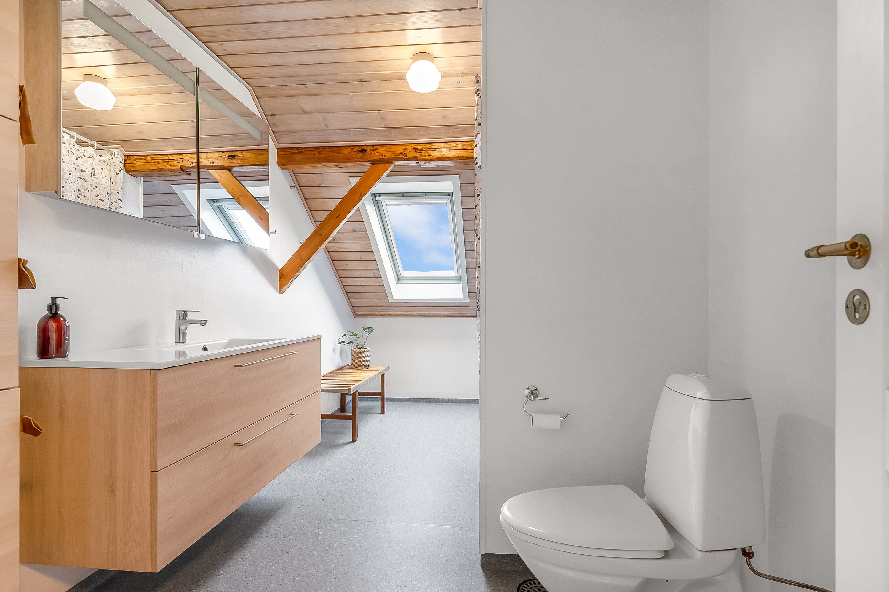 Fremhævet badeværelse billede i fuldskærmstilstand. Billede af Jernbanegade 15, 6640 Lunderskov