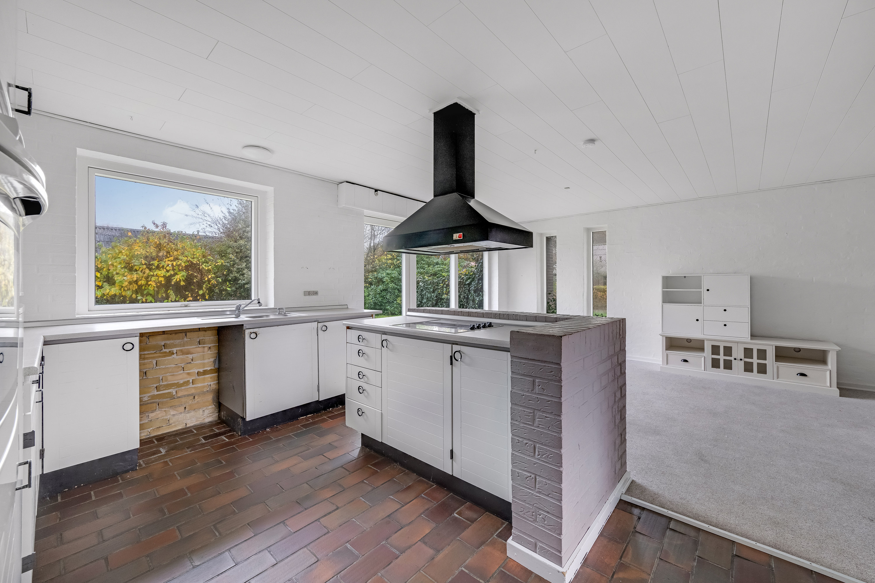 Fremhævet køkken billede i fuldskærmstilstand. Billede af Velling Kirkeby 77, Velling, 6950 Ringkøbing