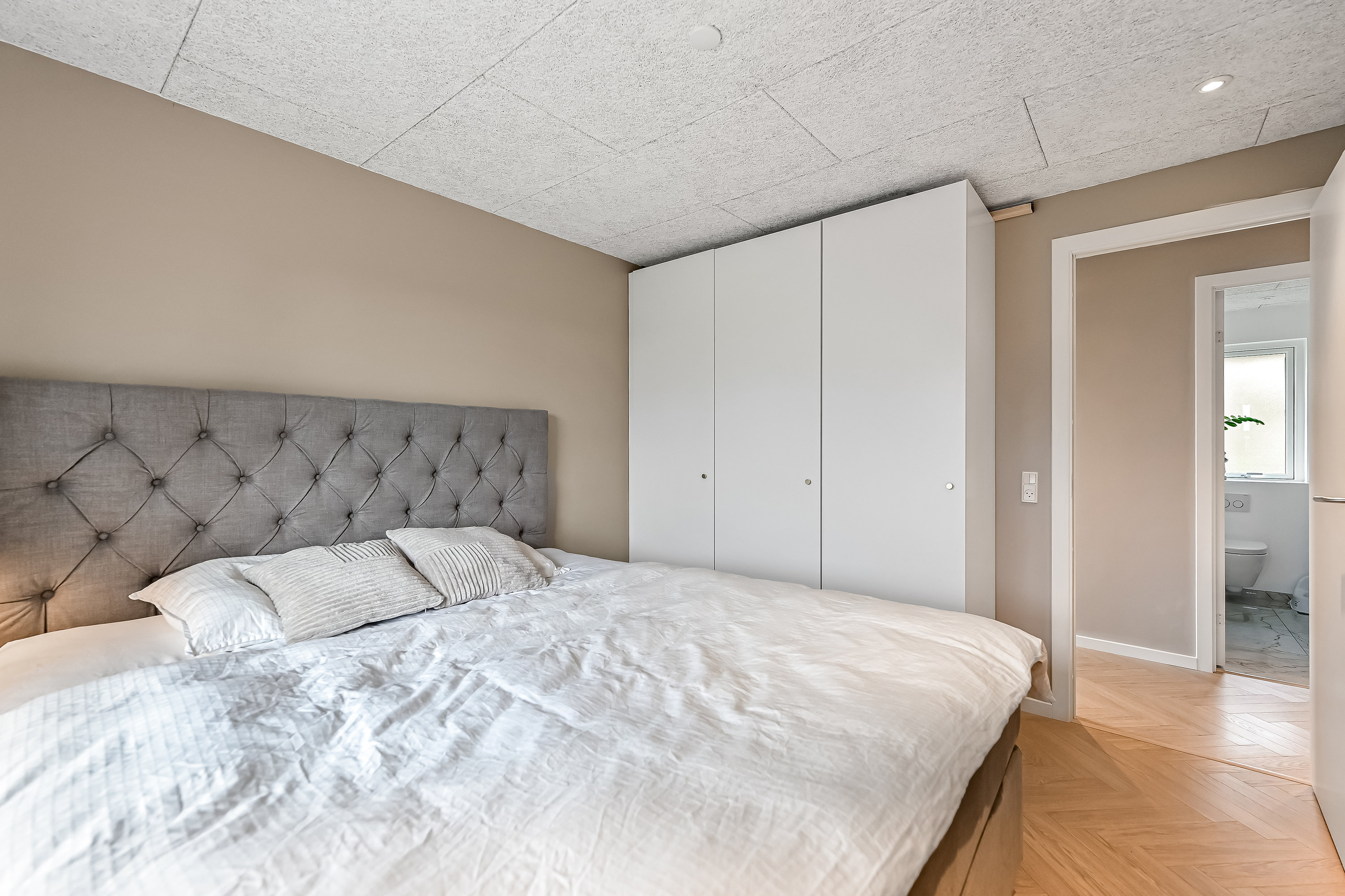 Fremhævet soveværelse billede i fuldskærmstilstand. Billede af Brogårdvej 5, Tjørring, 7400 Herning