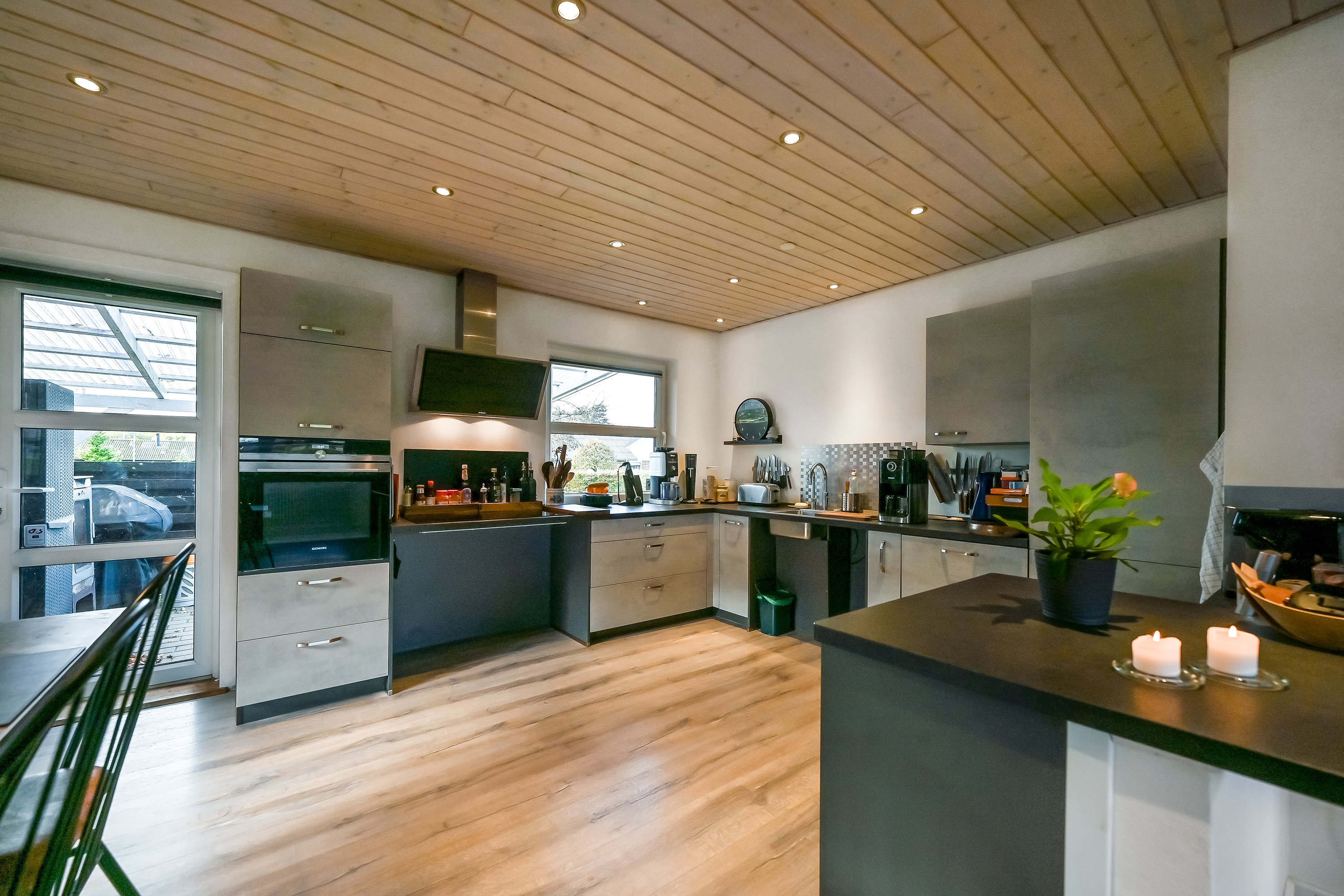 Miniaturebillede 1: køkken alrum. Billede af Krogvejen 23, Arnborg, 7400 Herning