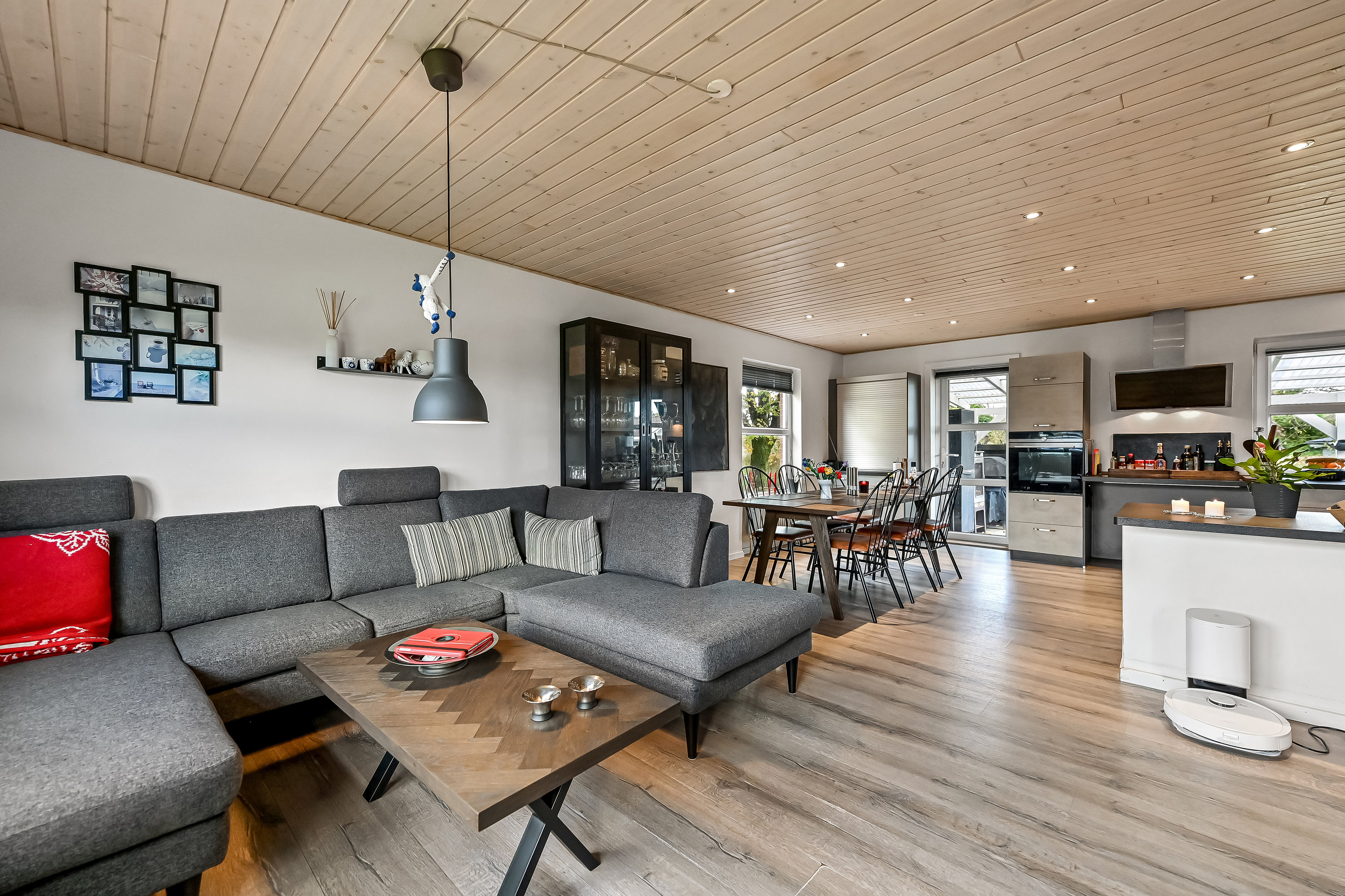 Fremhævet stue billede i fuldskærmstilstand. Billede af Krogvejen 23, Arnborg, 7400 Herning