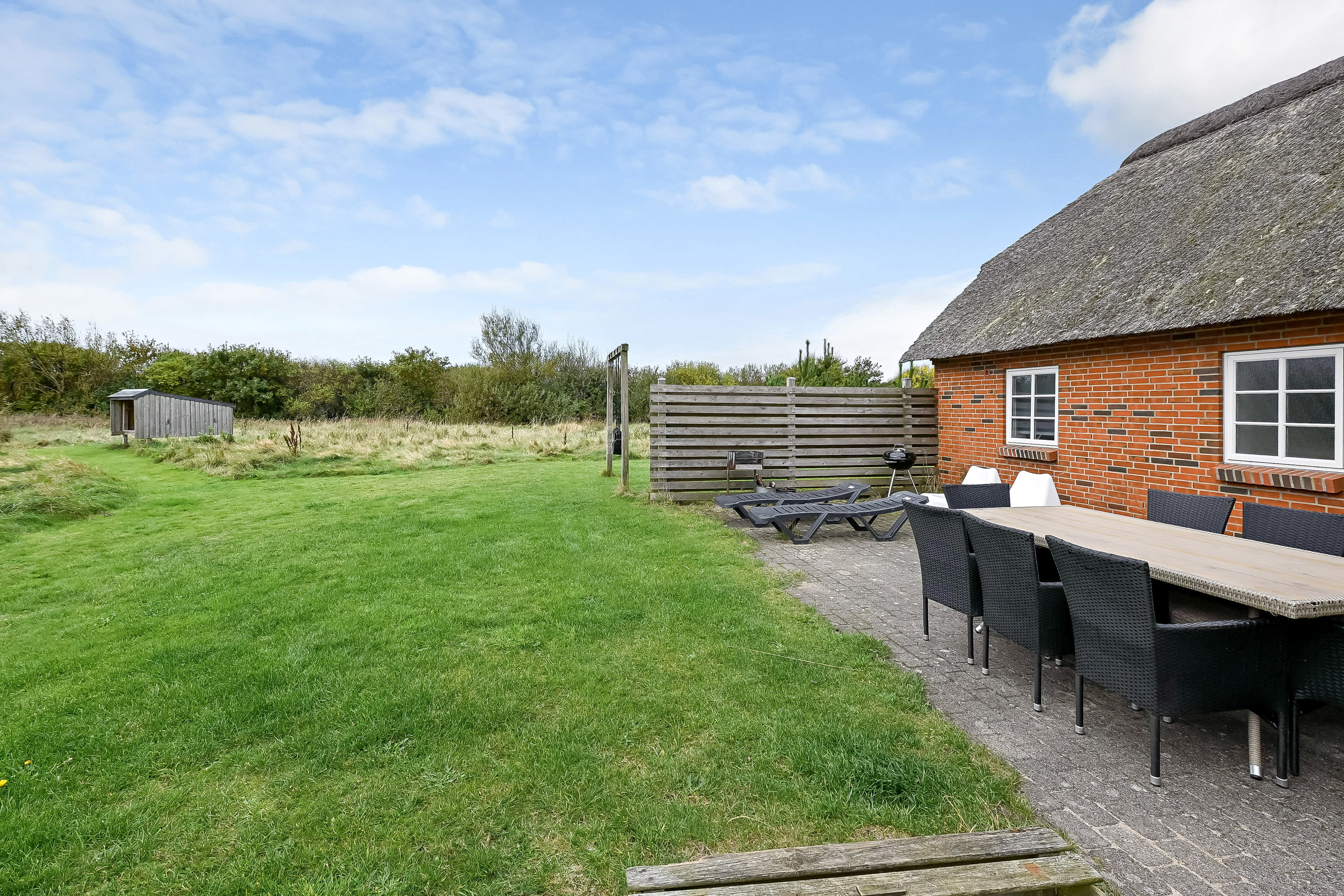 Fremhævet terrasse billede i fuldskærmstilstand. Billede af Øvej 13, Husby Strandenge, 6990 Ulfborg