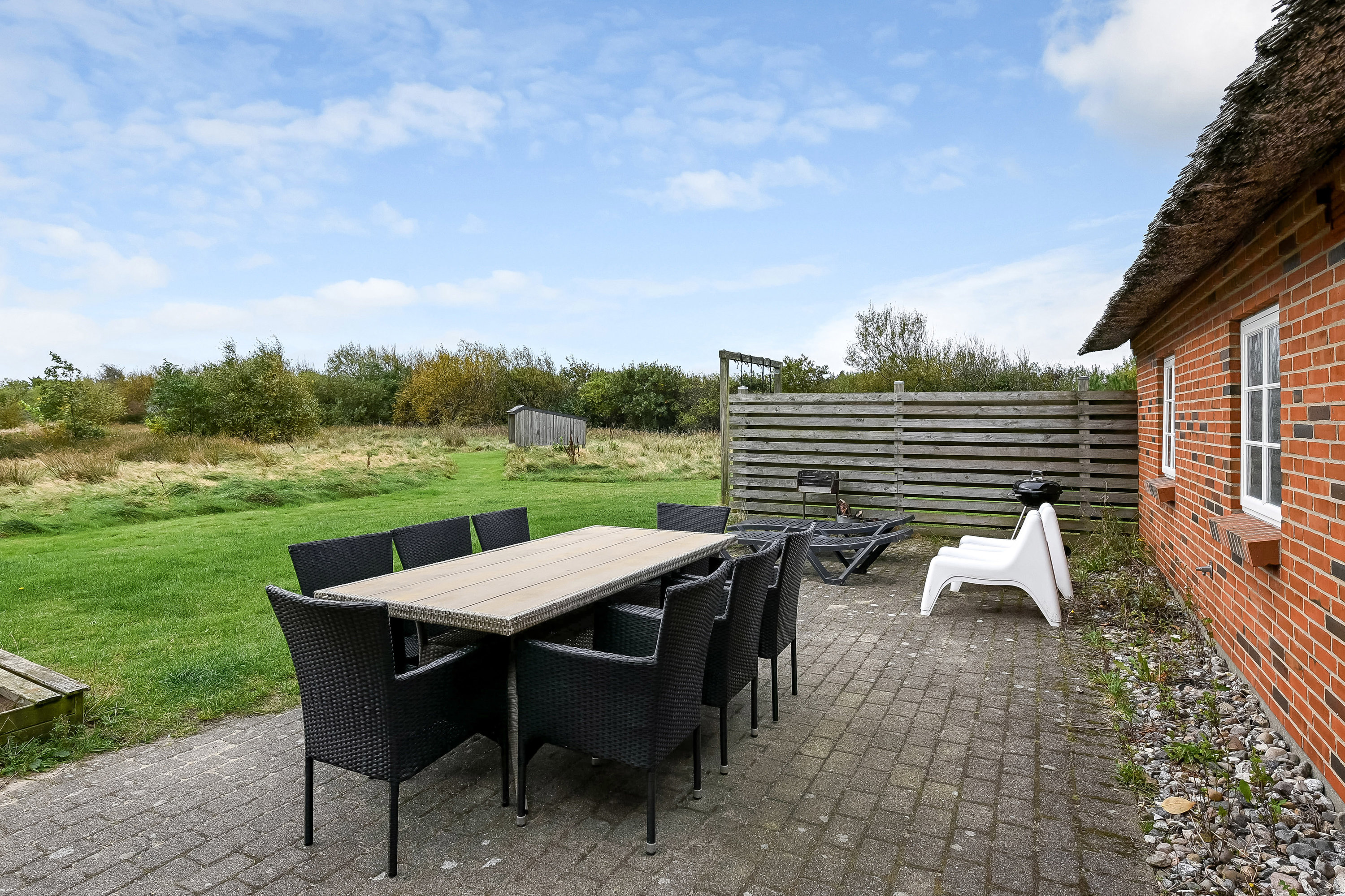 Fremhævet terrasse billede i fuldskærmstilstand. Billede af Øvej 13, Husby Strandenge, 6990 Ulfborg