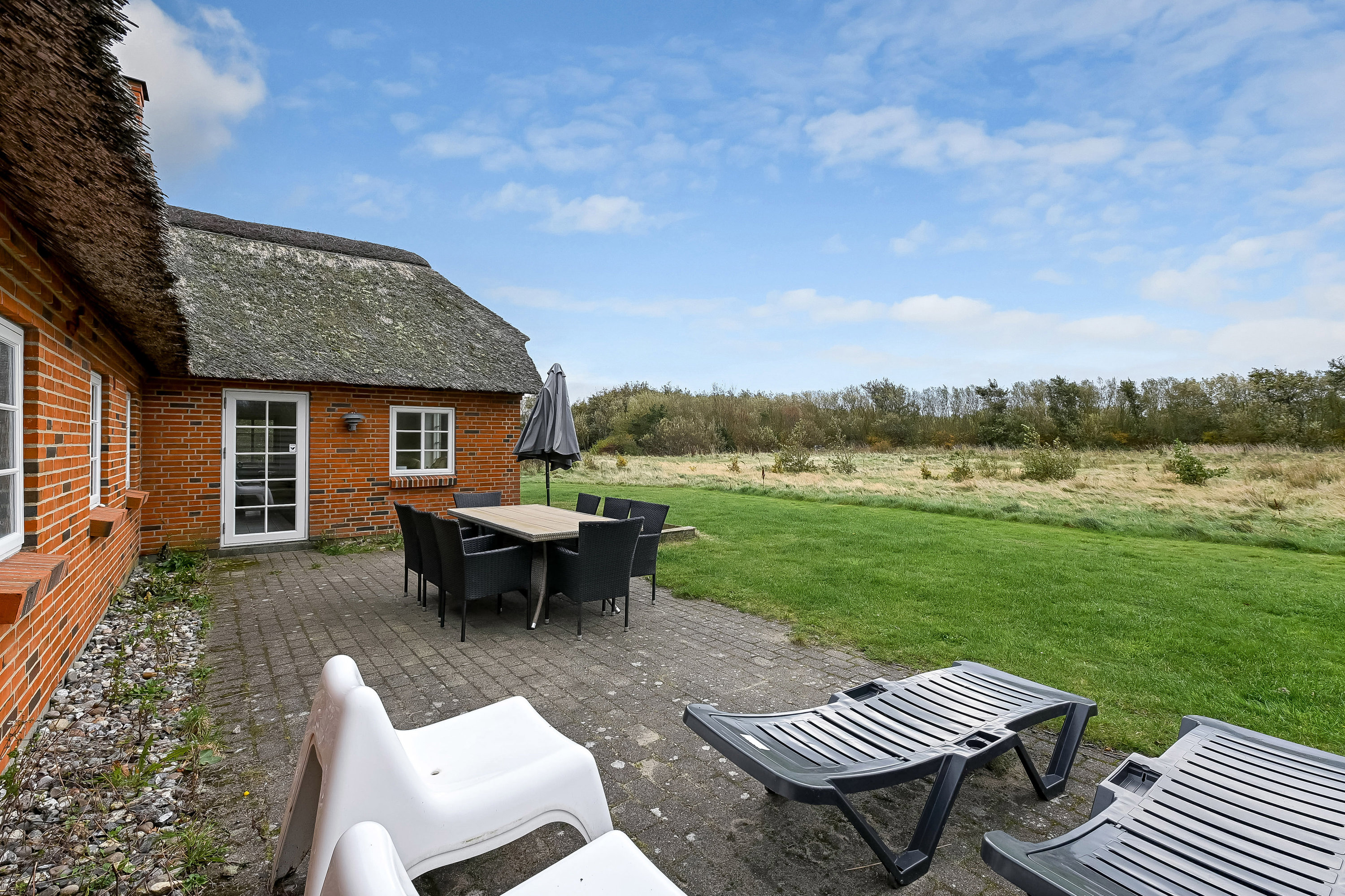 Miniaturebillede 2: terrasse. Billede af Øvej 13, Husby Strandenge, 6990 Ulfborg