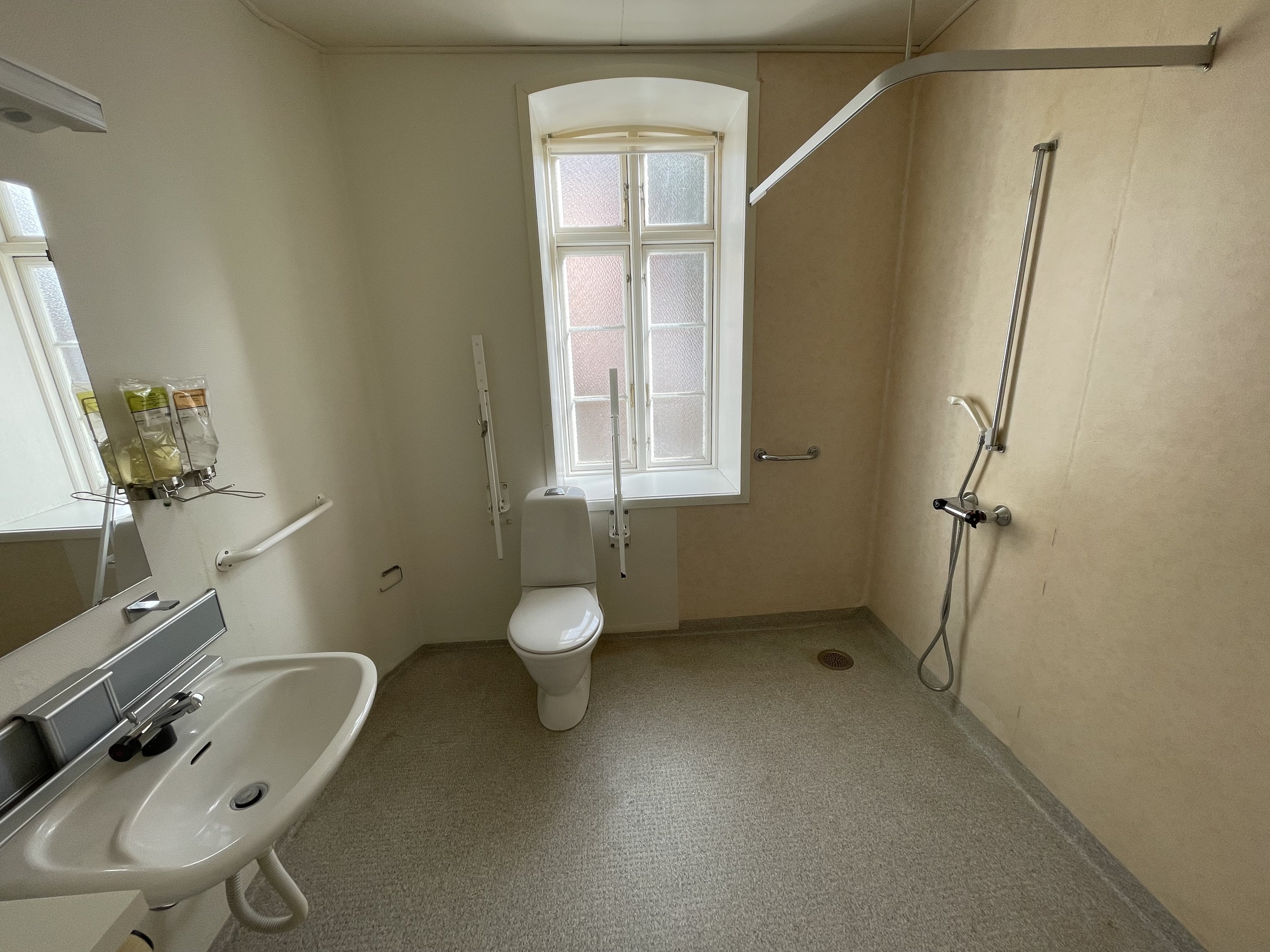 Fremhævet badeværelse billede i fuldskærmstilstand. Billede af Gråbrødre Torv 2, 6760 Ribe