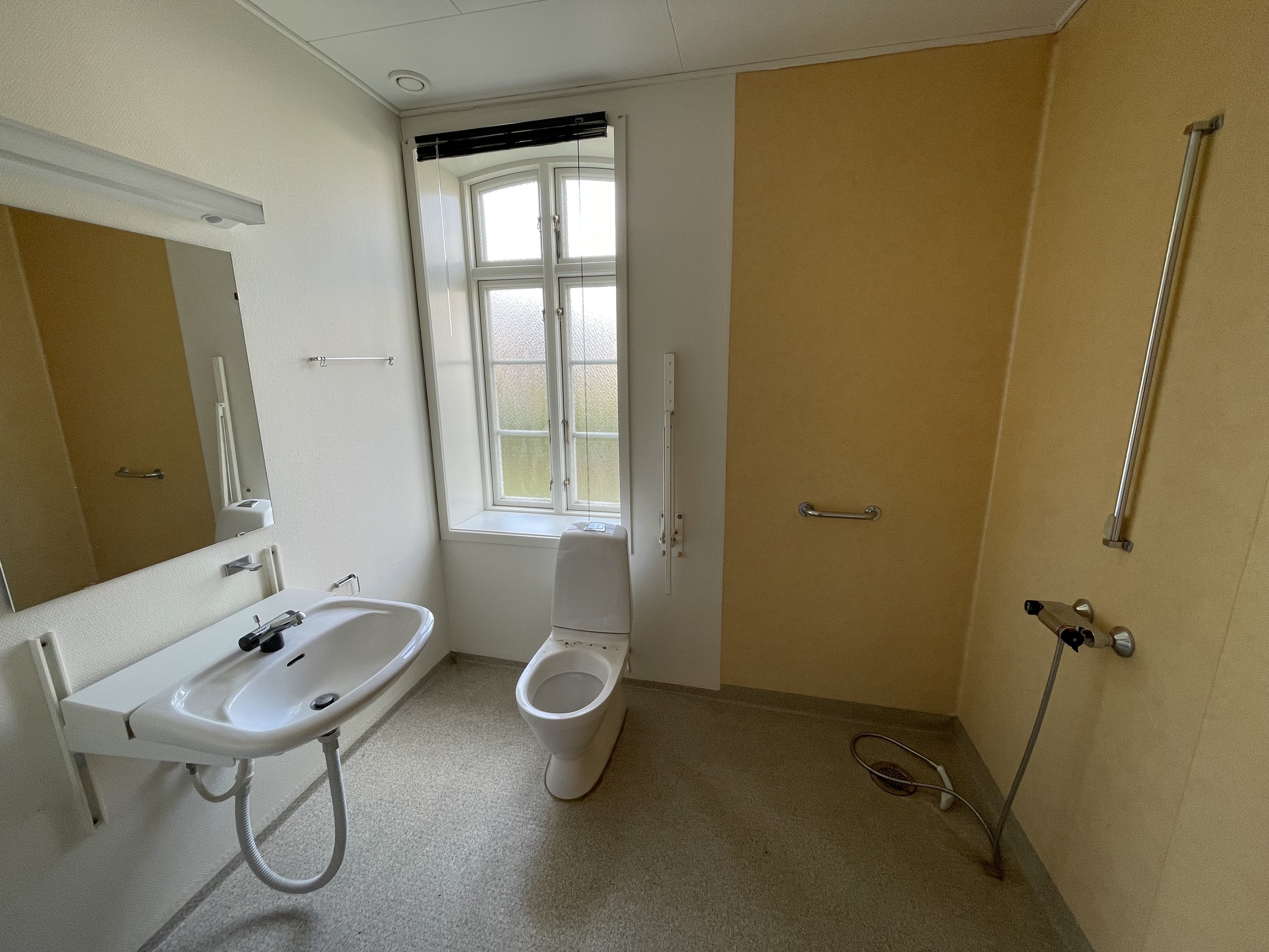 Fremhævet badeværelse billede i fuldskærmstilstand. Billede af Gråbrødre Torv 2, 6760 Ribe