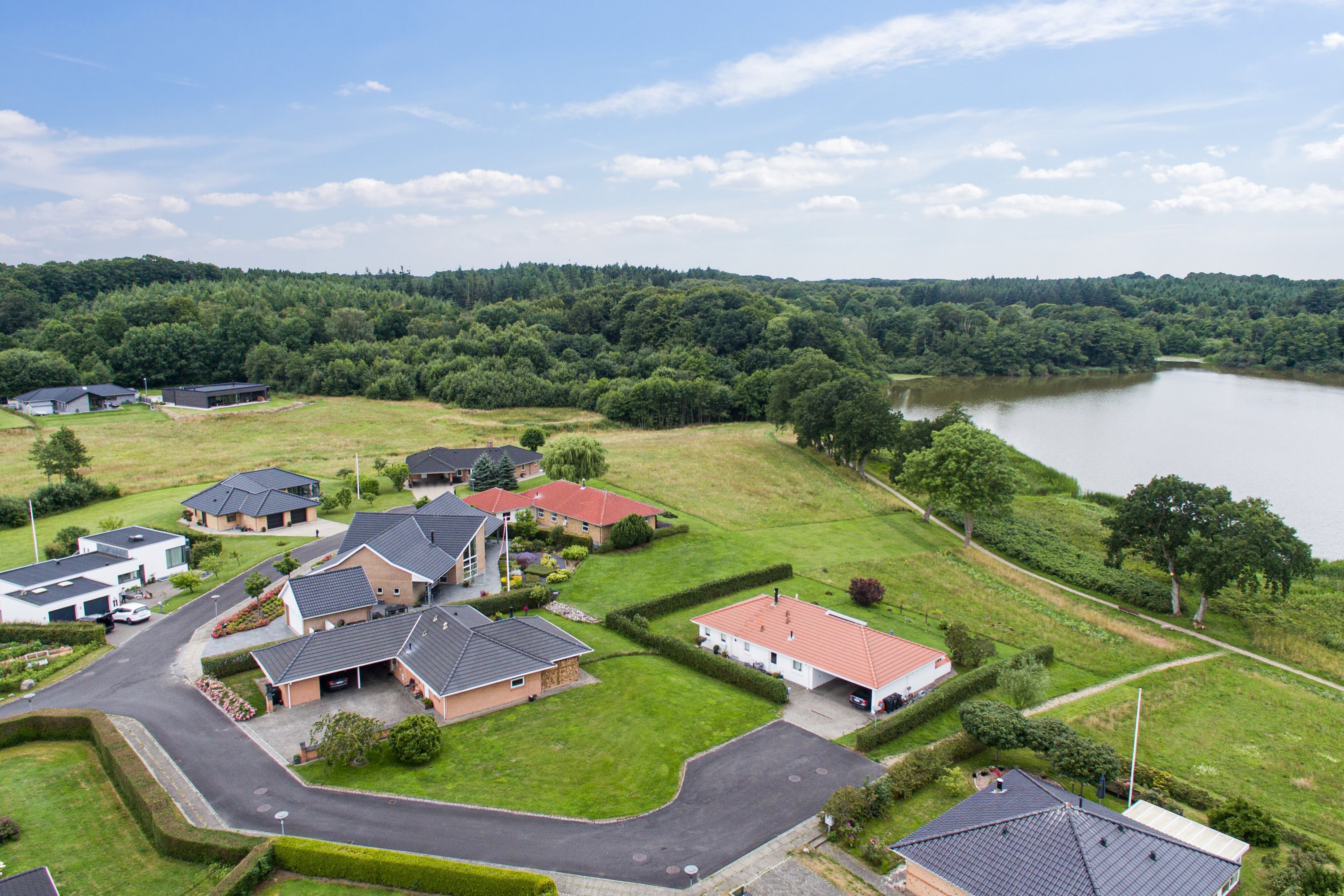 Fremhævet luftfoto billede i fuldskærmstilstand. Billede af Rantzausvej 22, Søgaard, 6200 Aabenraa