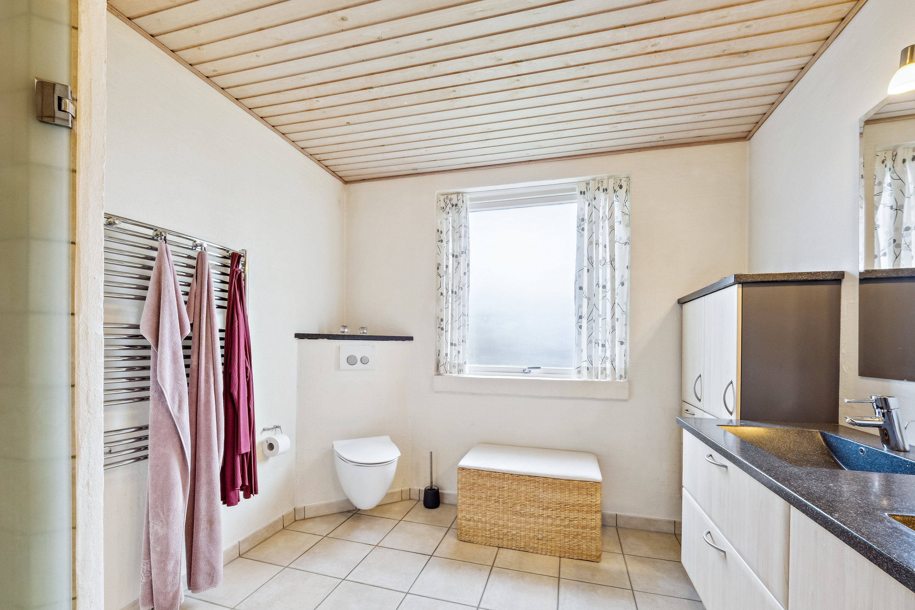 Fremhævet badeværelse billede i fuldskærmstilstand. Billede af Lindevænget 46, 7800 Skive