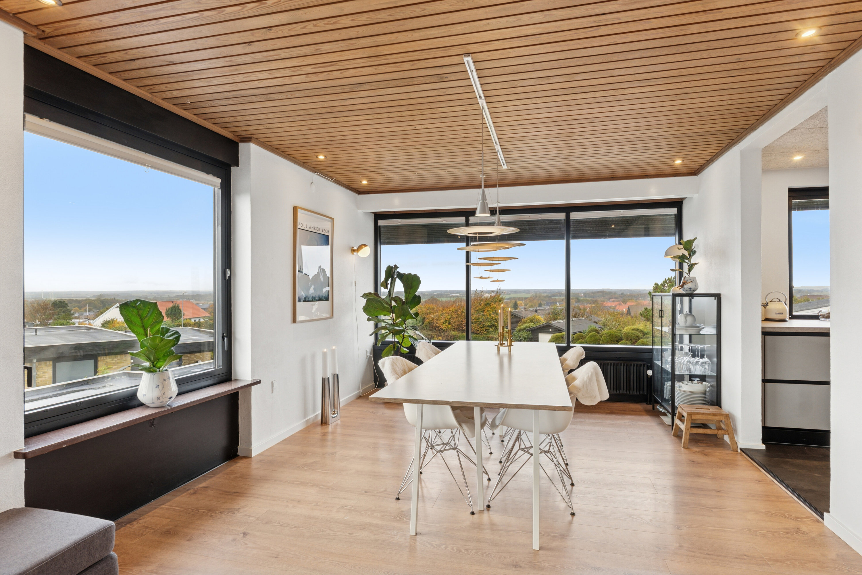 Fremhævet spisestue billede i fuldskærmstilstand. Billede af Skrænten 20, 9800 Hjørring