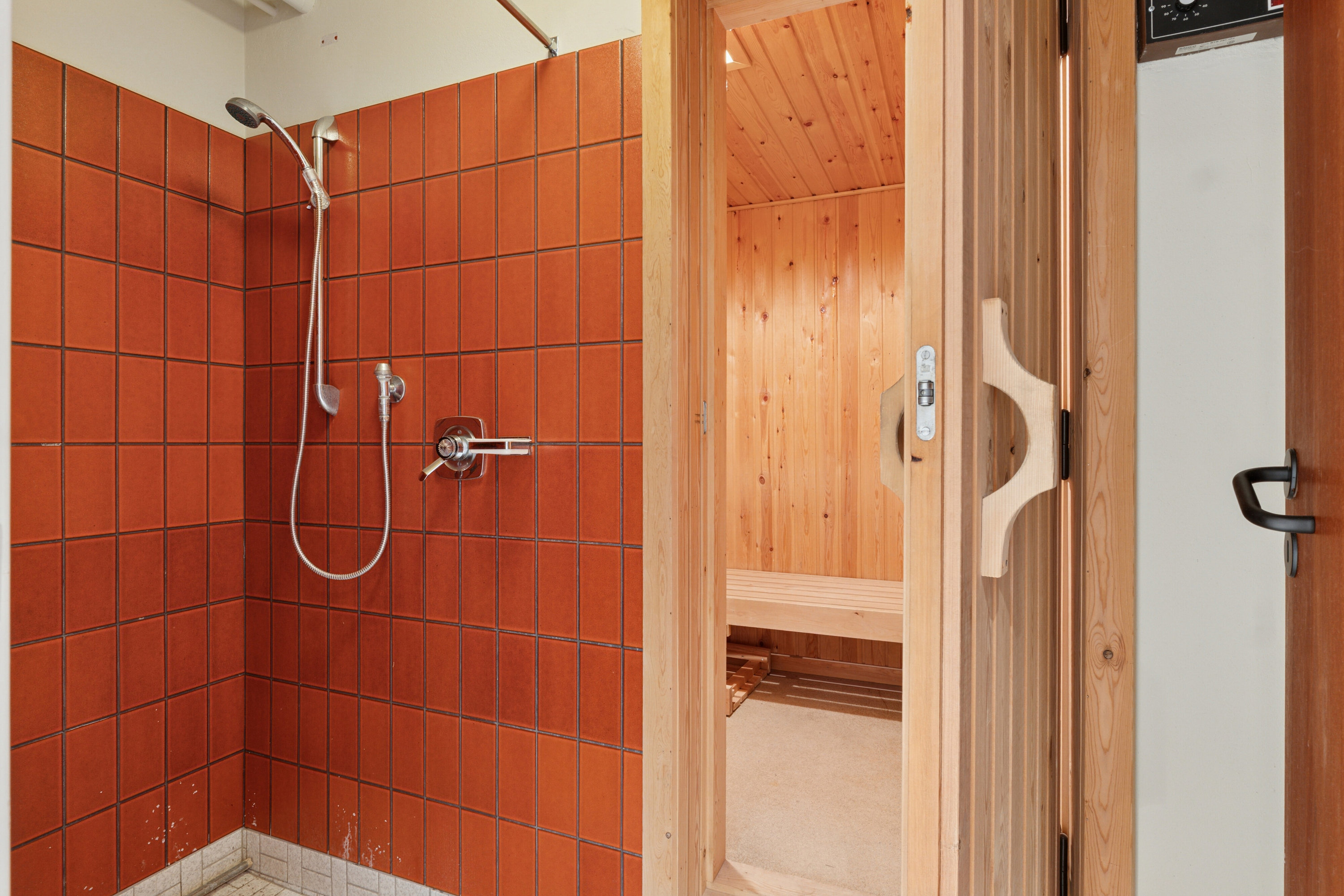 Fremhævet badeværelse billede i fuldskærmstilstand. Billede af Skrænten 20, 9800 Hjørring