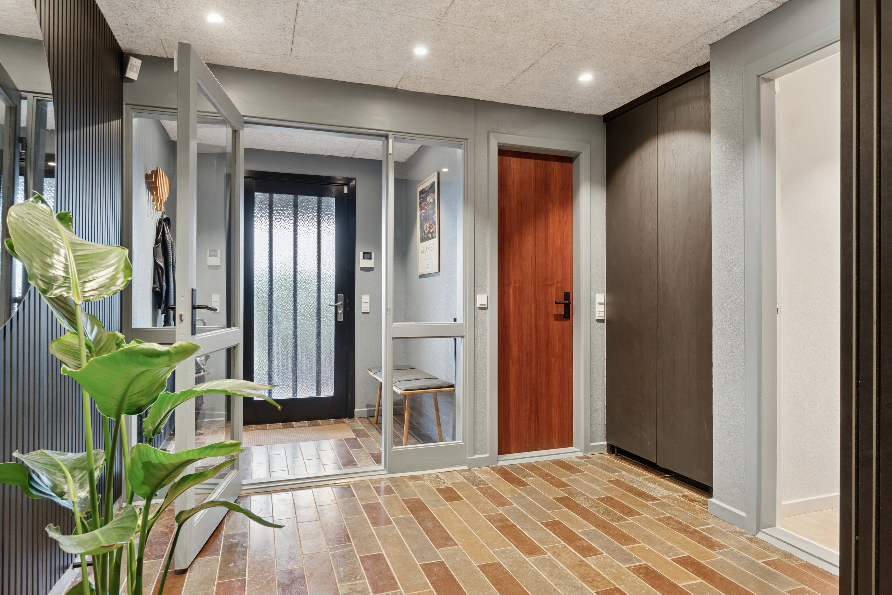 Fremhævet entre billede i fuldskærmstilstand. Billede af Skrænten 20, 9800 Hjørring