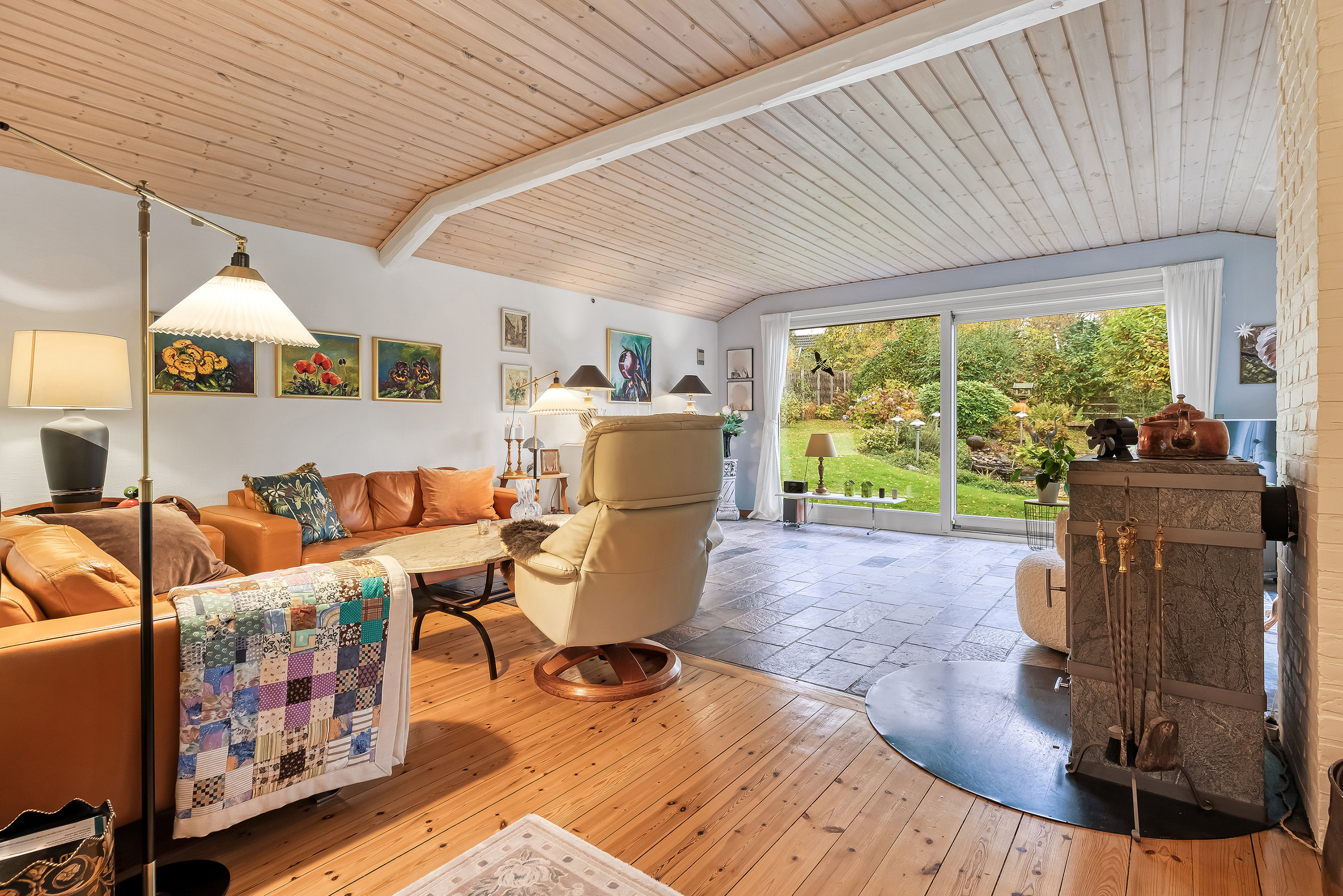 Fremhævet stue billede i fuldskærmstilstand. Billede af Udsholt Strandvej 113, 3230 Græsted