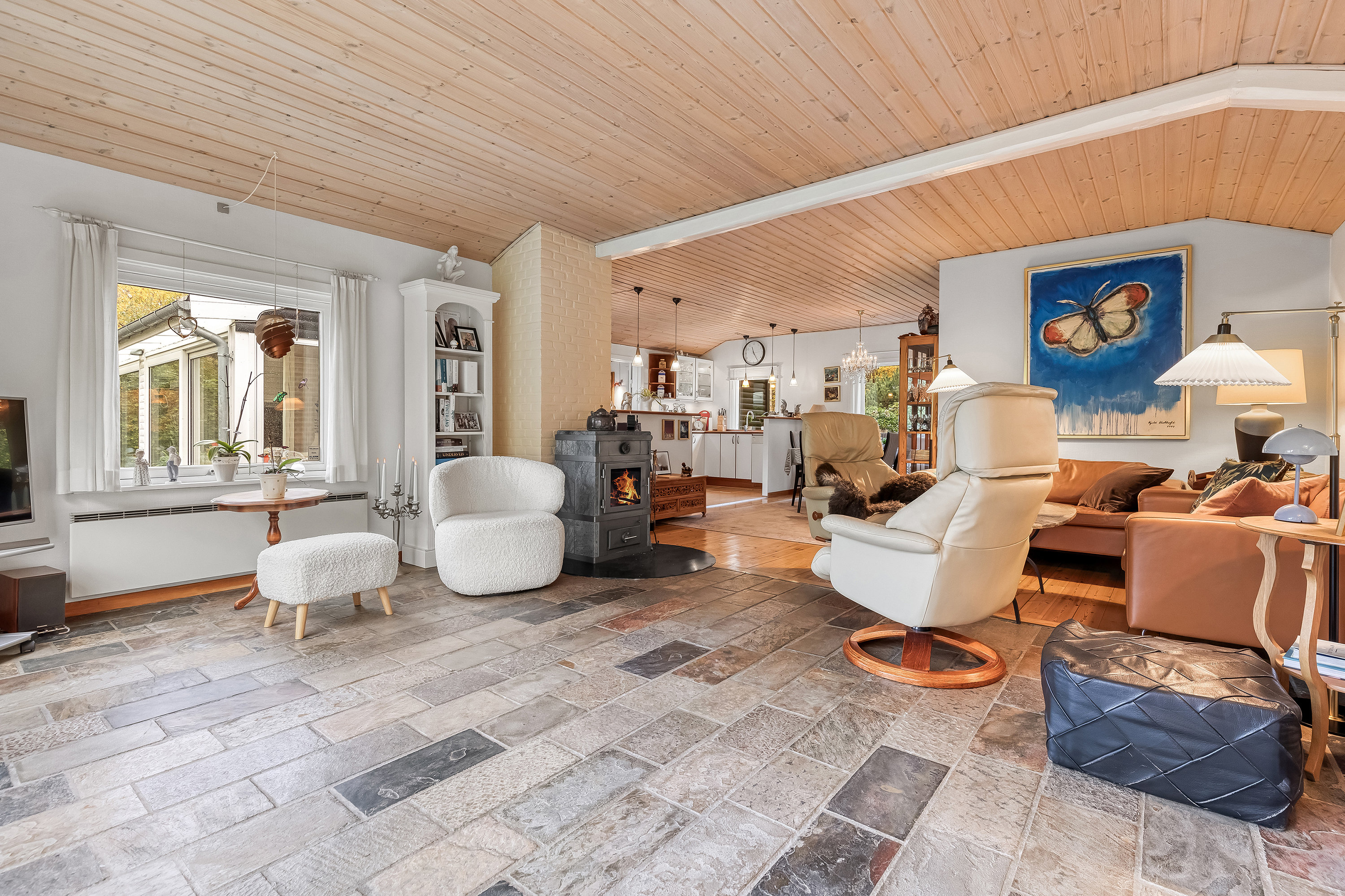 Fremhævet stue billede i fuldskærmstilstand. Billede af Udsholt Strandvej 113, 3230 Græsted