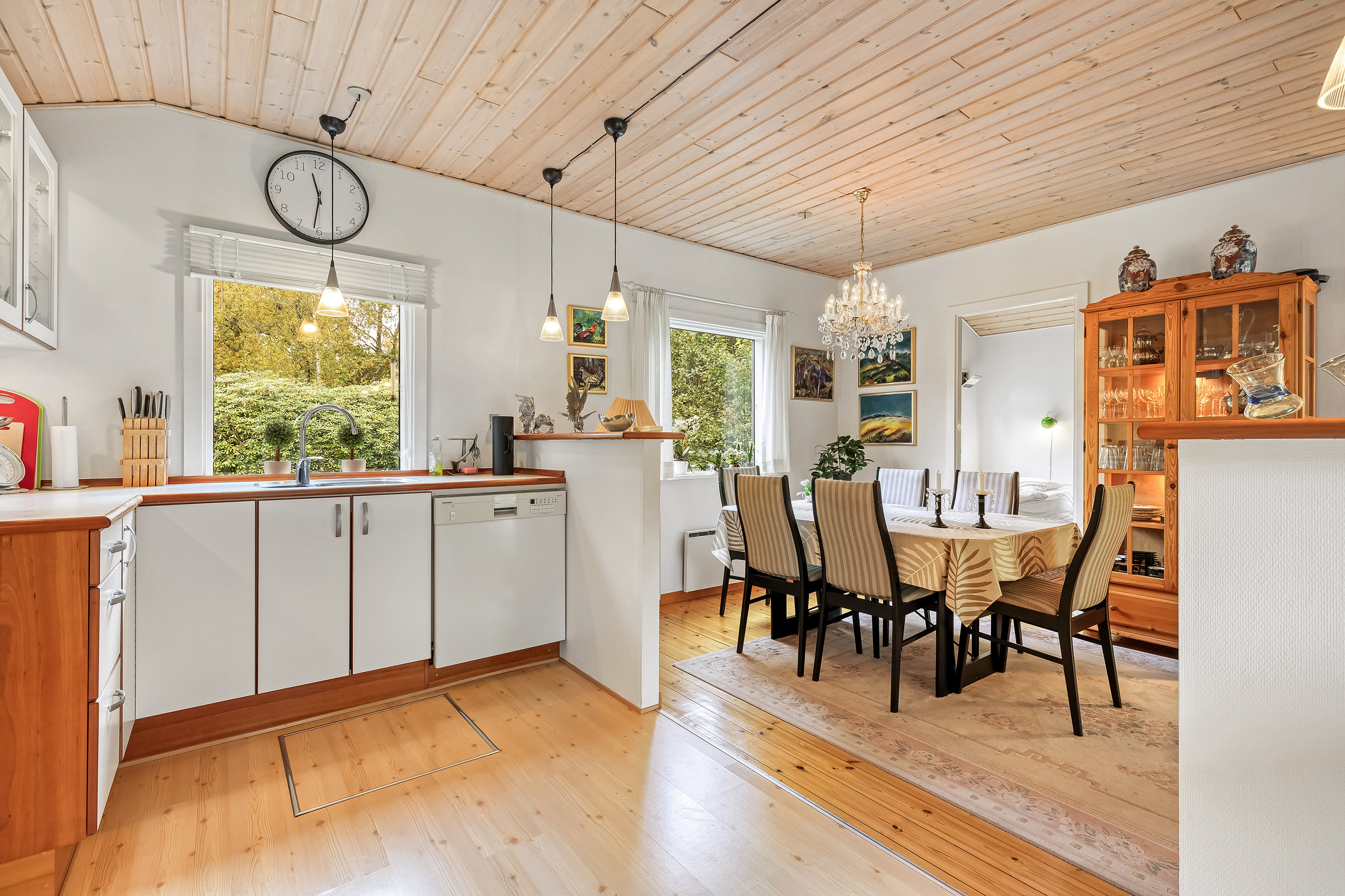 Fremhævet køkken alrum billede i fuldskærmstilstand. Billede af Udsholt Strandvej 113, 3230 Græsted