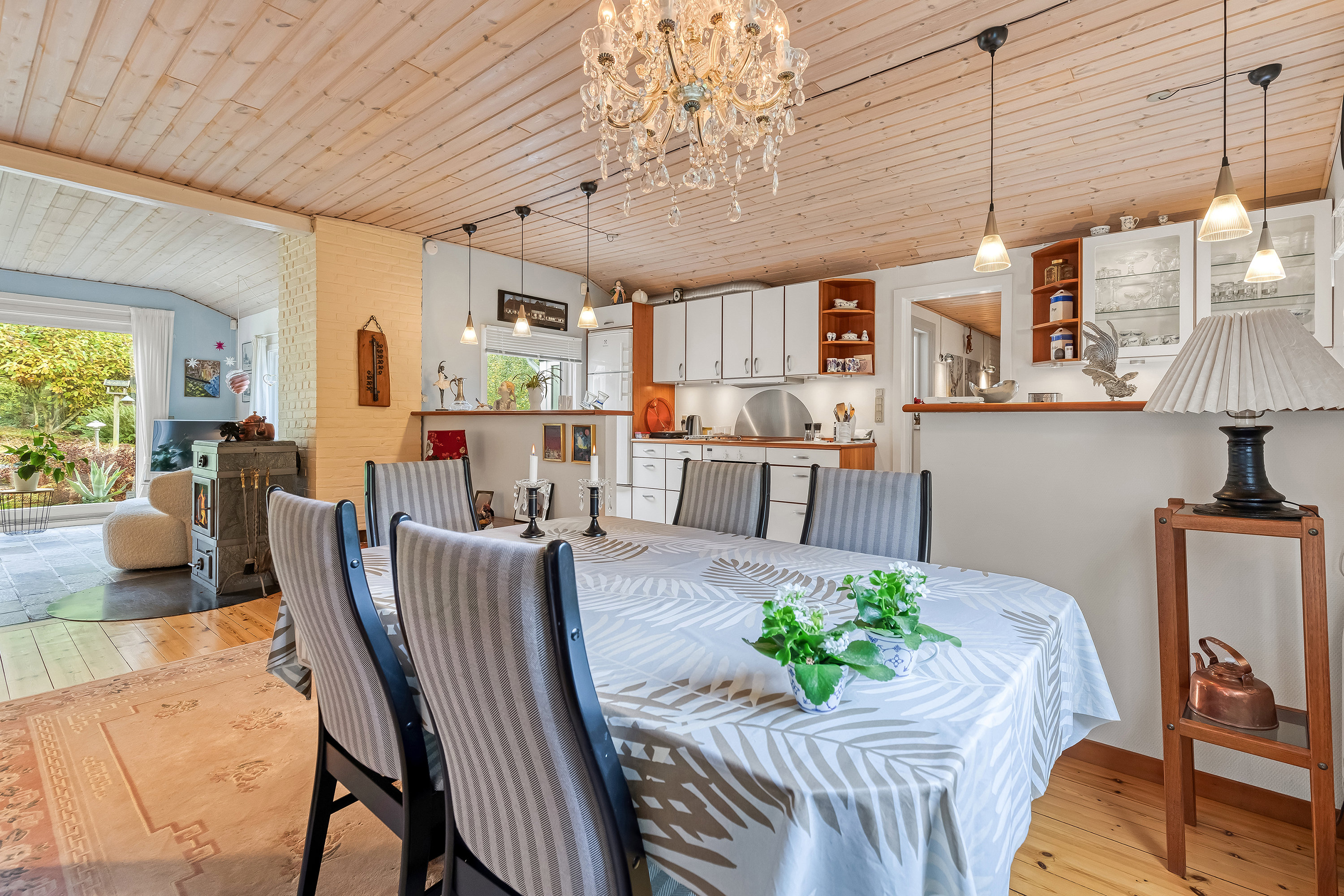 Fremhævet køkken alrum billede i fuldskærmstilstand. Billede af Udsholt Strandvej 113, 3230 Græsted