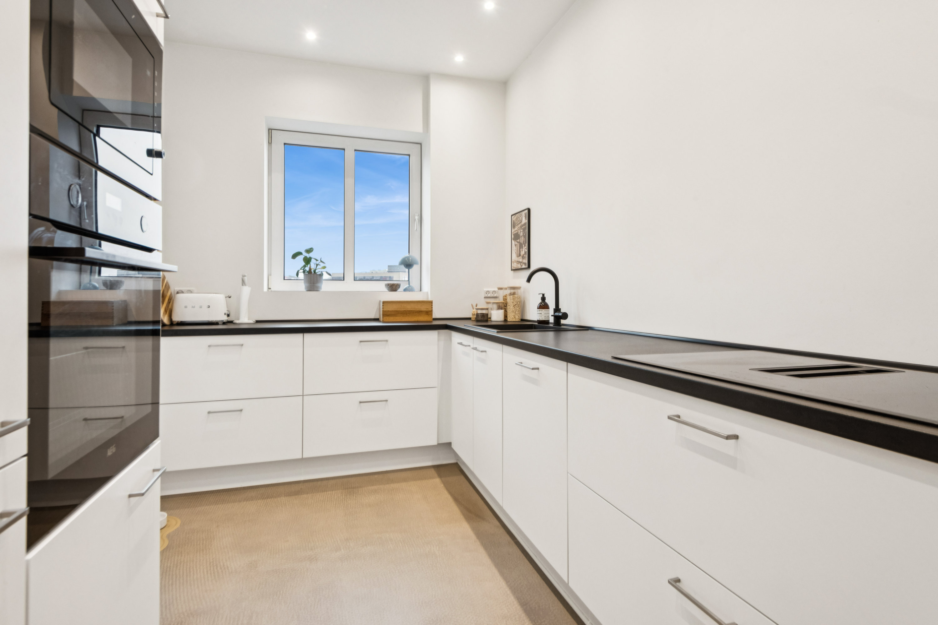 Fremhævet køkken billede i fuldskærmstilstand. Billede af Vesterbro 24, 2. th., 9000 Aalborg