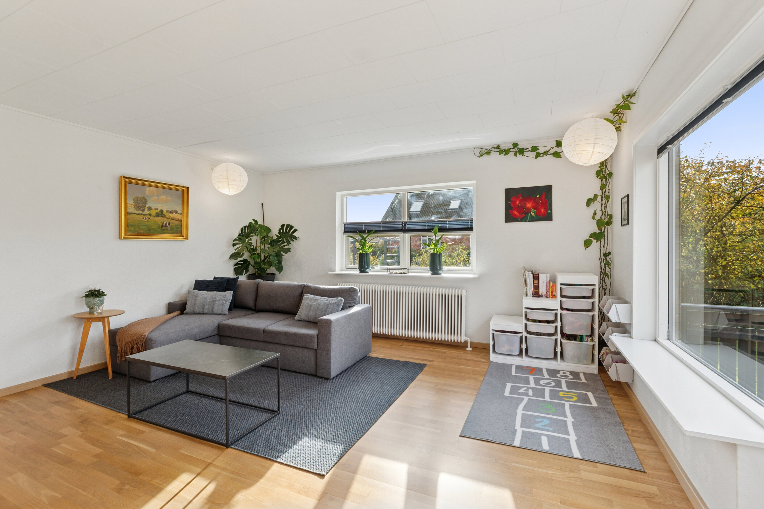 Fremhævet stue billede i fuldskærmstilstand. Billede af Almtoftvej 39, 8620 Kjellerup