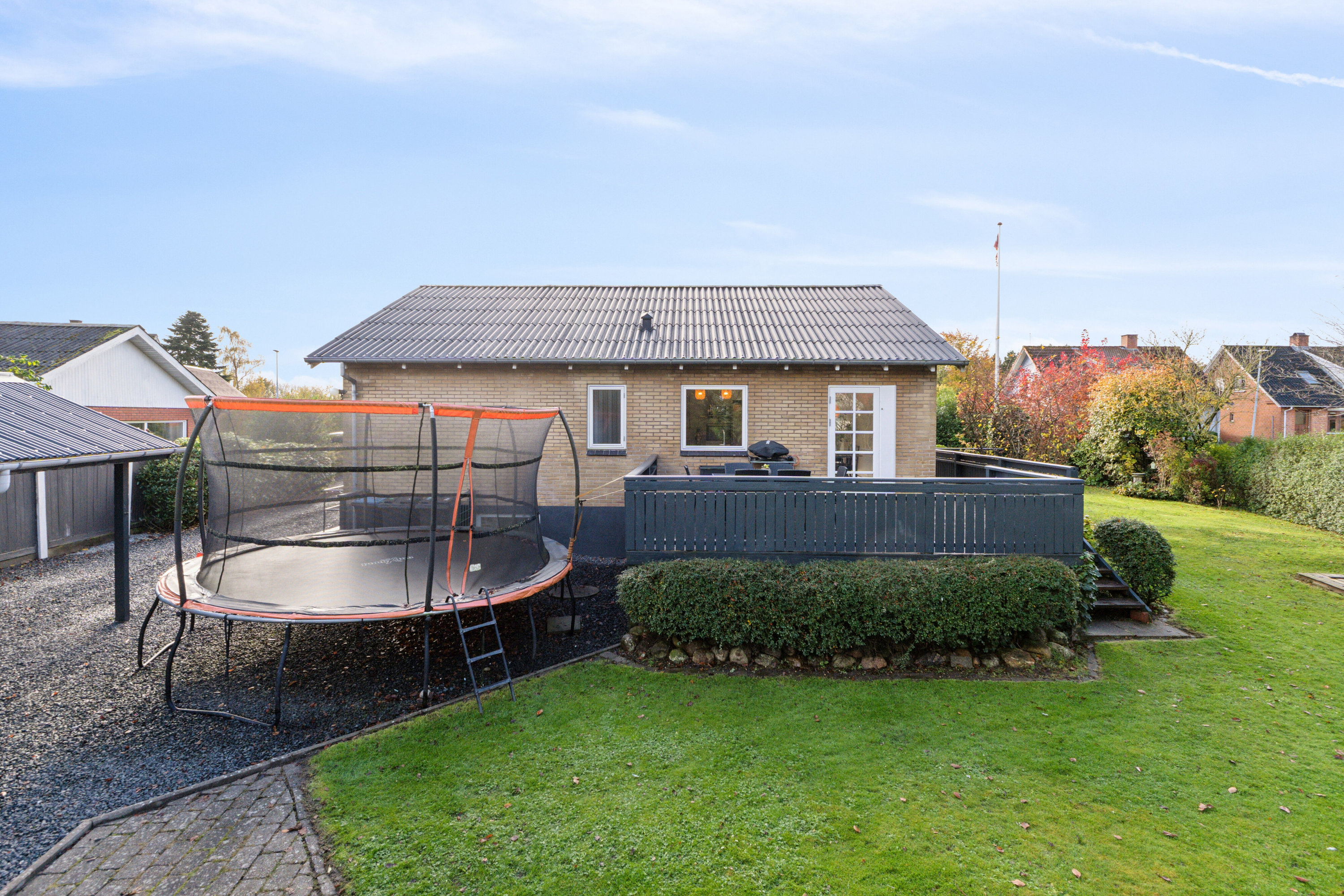 Fremhævet set fra haven billede i fuldskærmstilstand. Billede af Almtoftvej 39, 8620 Kjellerup