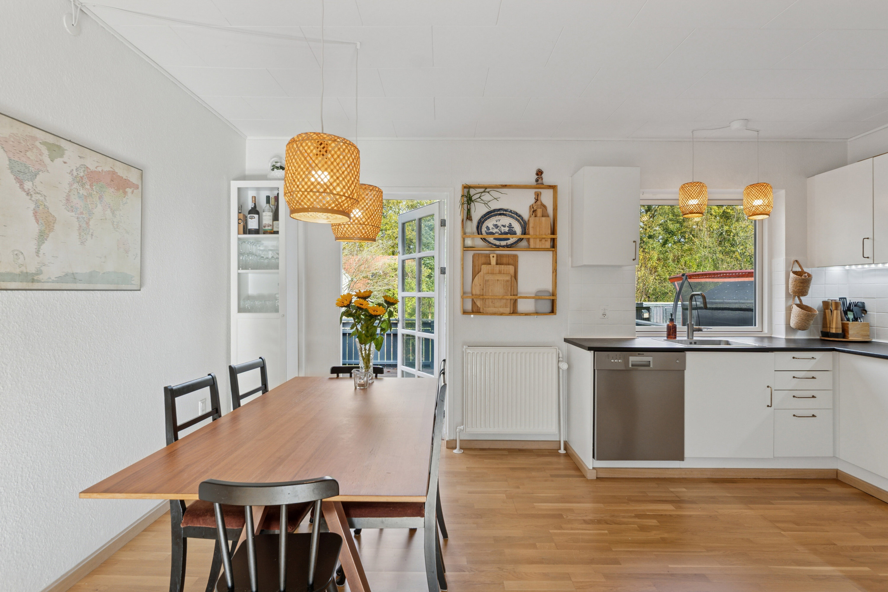 Fremhævet spisestue billede i fuldskærmstilstand. Billede af Almtoftvej 39, 8620 Kjellerup