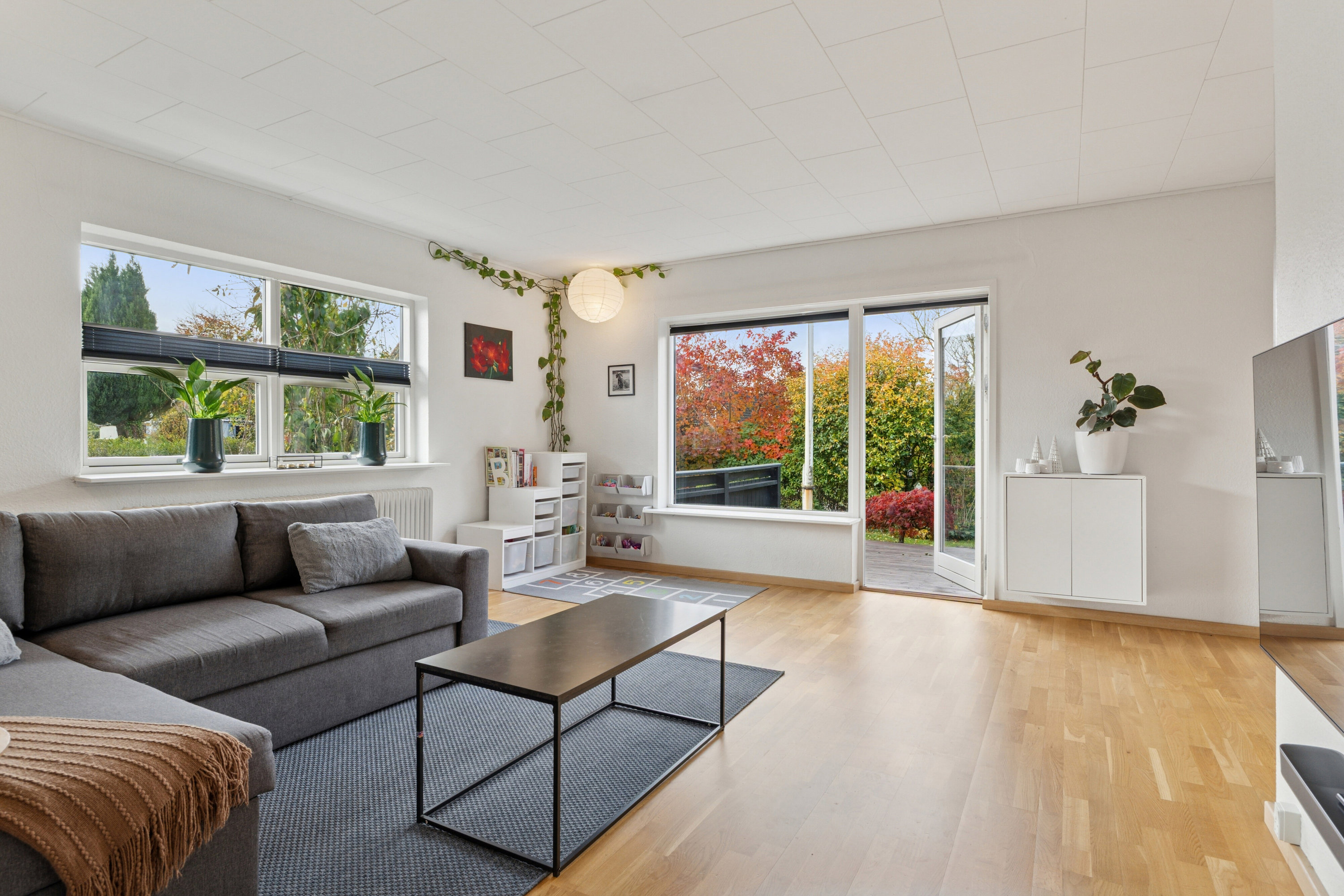 Fremhævet stue billede i fuldskærmstilstand. Billede af Almtoftvej 39, 8620 Kjellerup