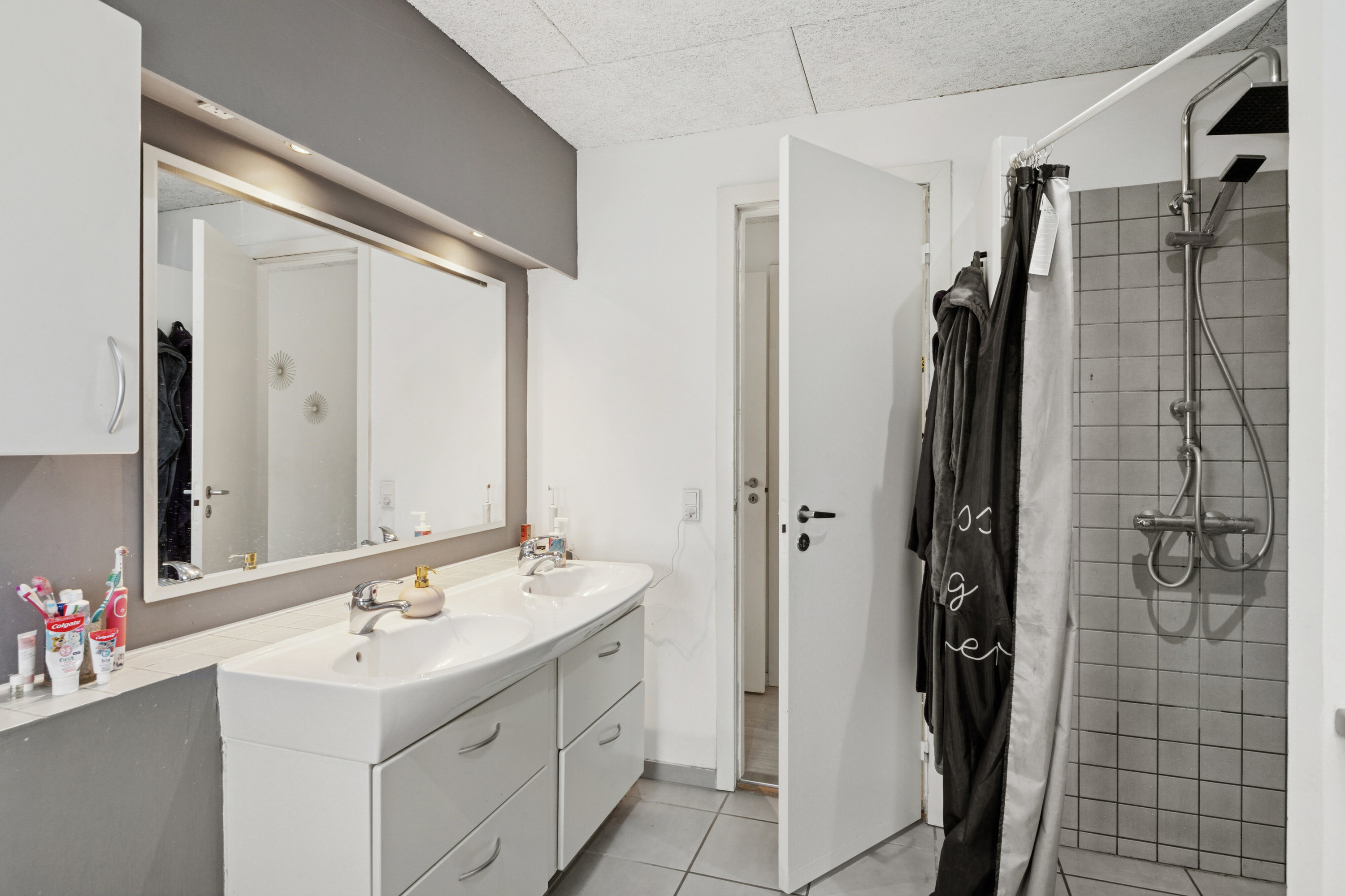 Fremhævet badeværelse billede i fuldskærmstilstand. Billede af H C Andersens Vej 120, 7430 Ikast