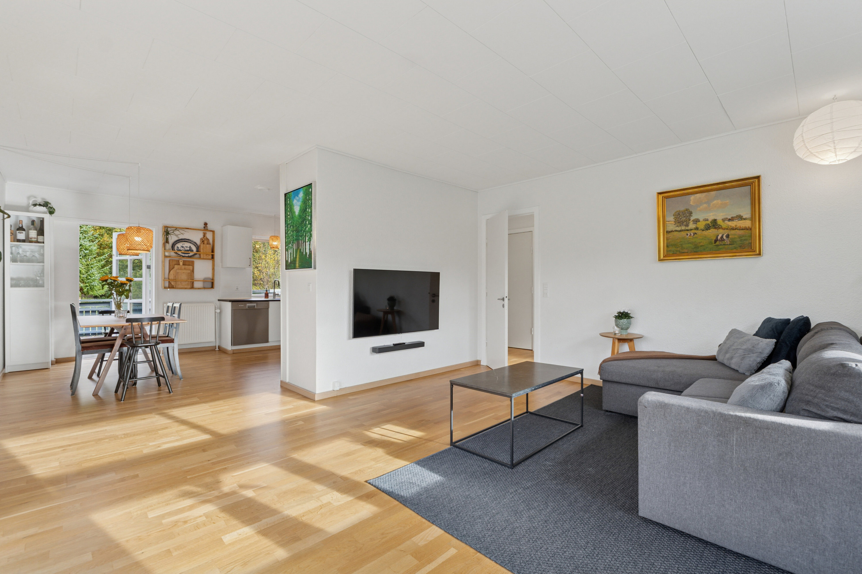 Fremhævet stue billede i fuldskærmstilstand. Billede af Almtoftvej 39, 8620 Kjellerup