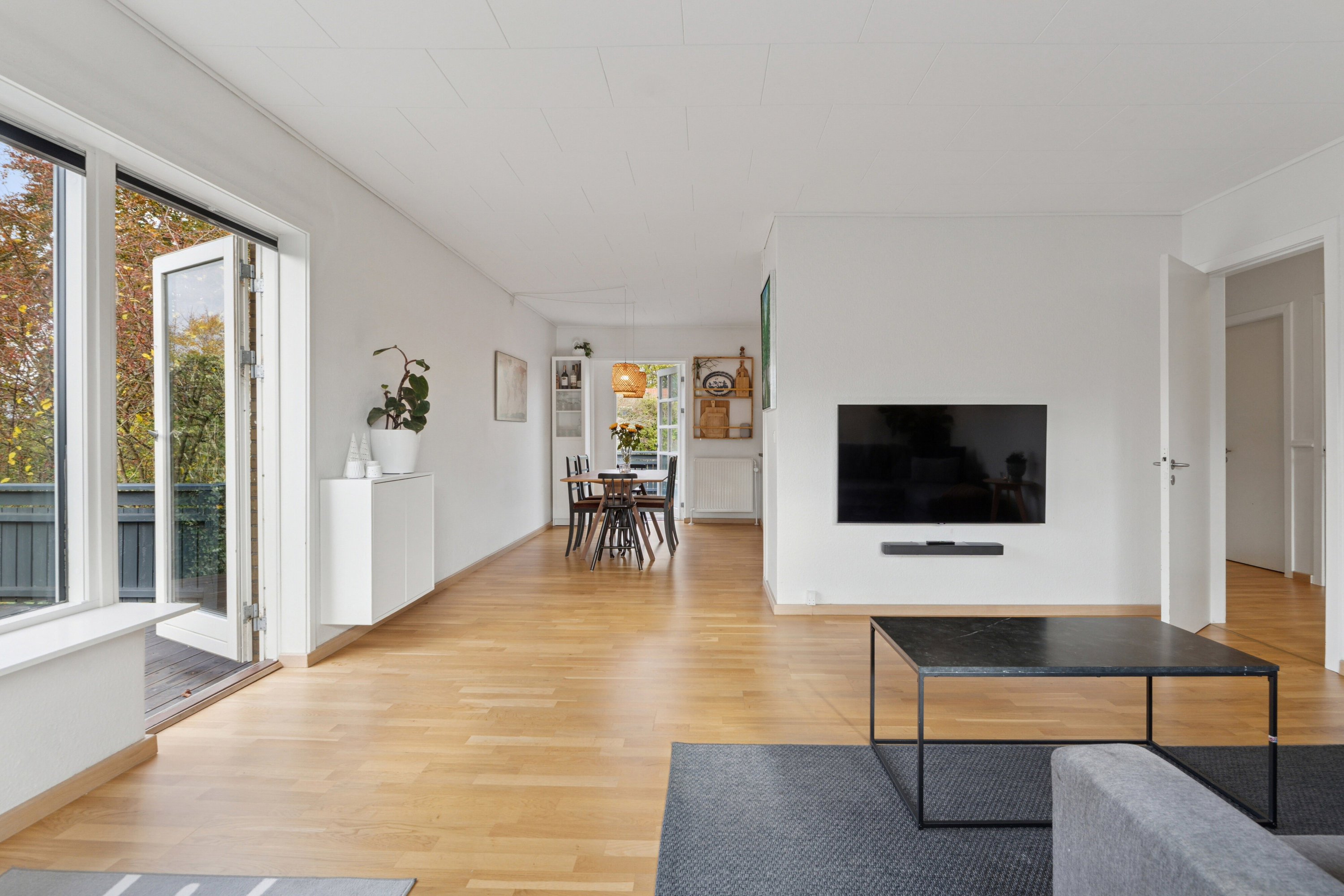 Fremhævet stue billede i fuldskærmstilstand. Billede af Almtoftvej 39, 8620 Kjellerup