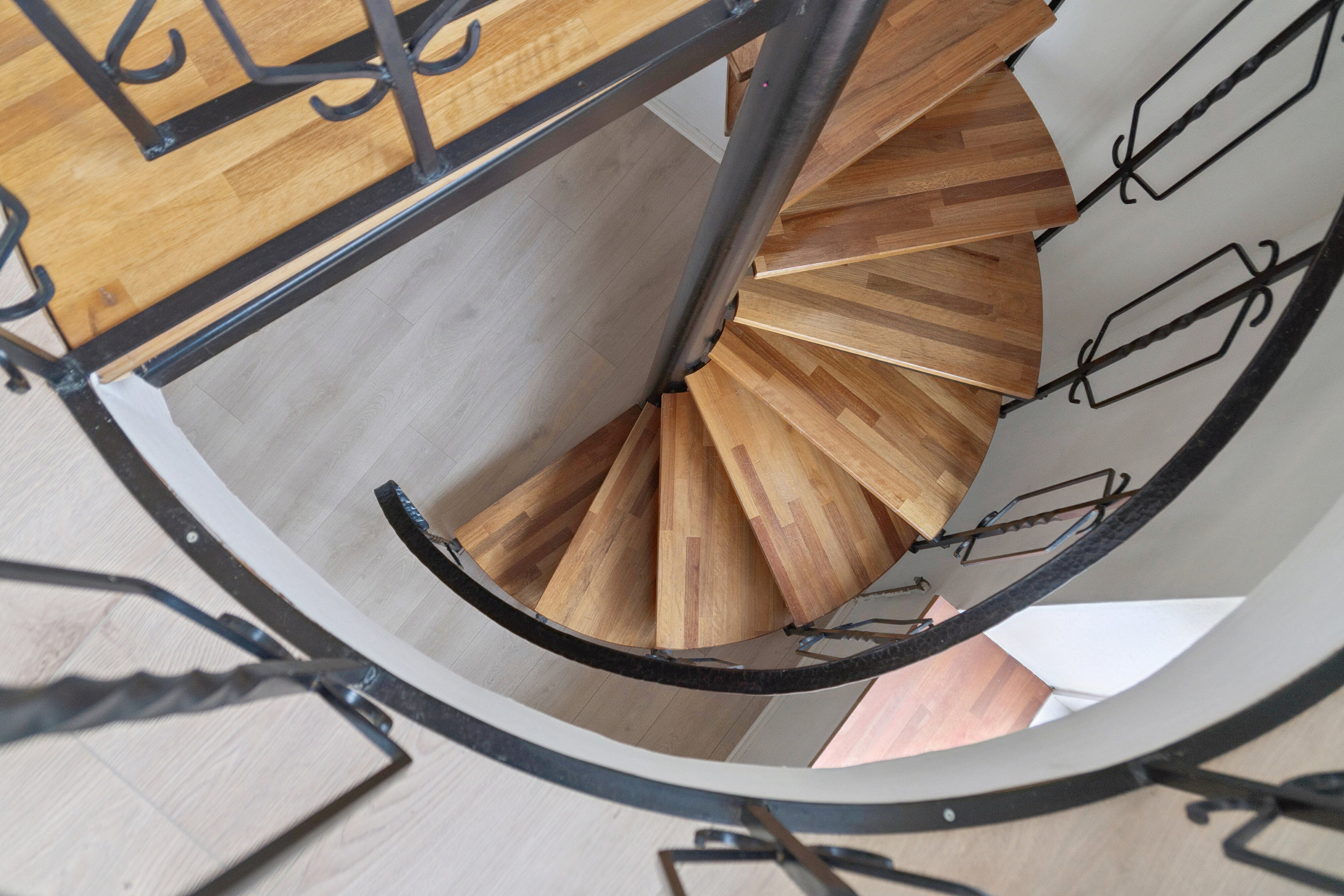 Fremhævet trappe billede i fuldskærmstilstand. Billede af Kristiansgade 33, st.., 7430 Ikast