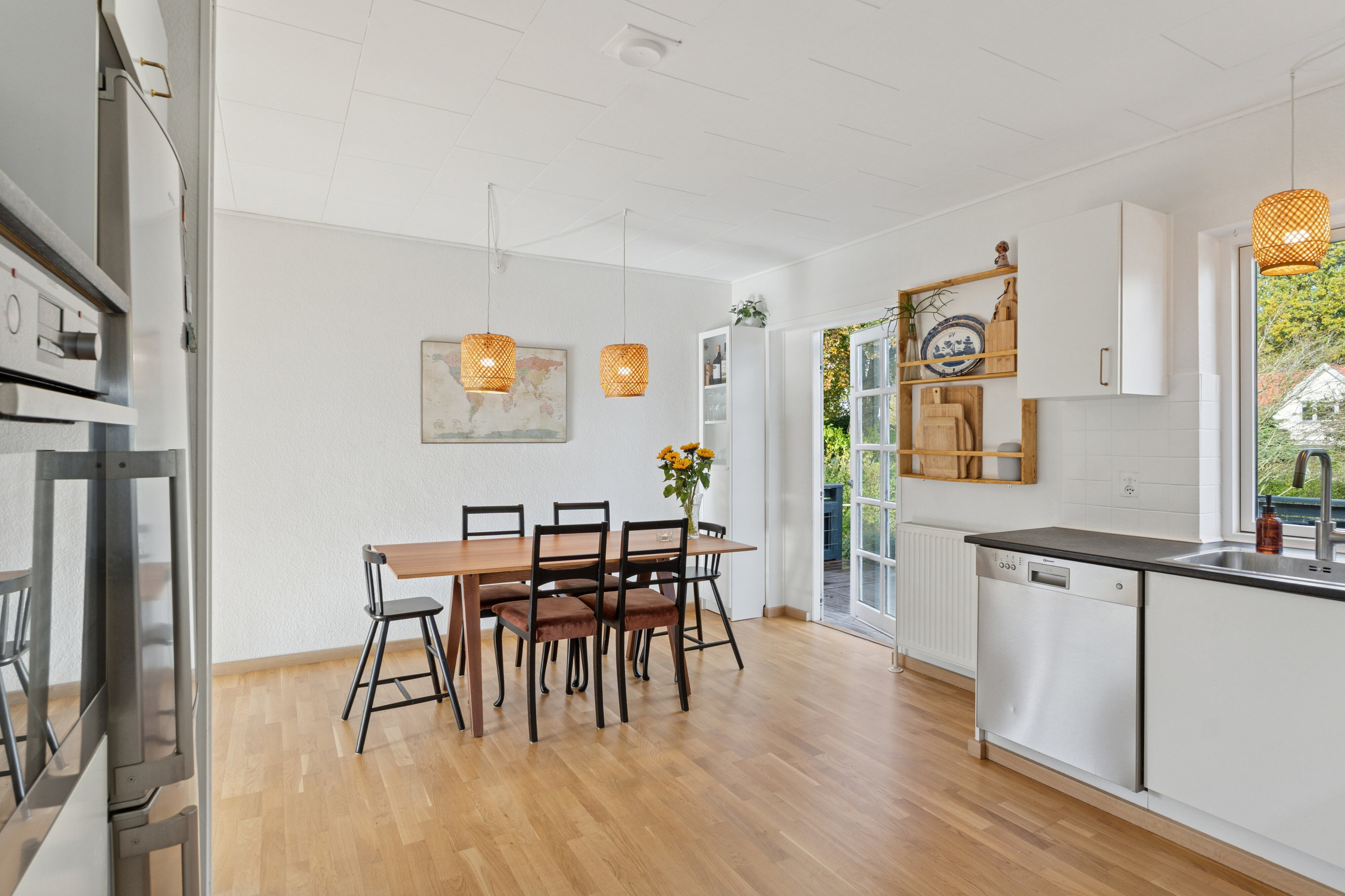 Fremhævet spisestue billede i fuldskærmstilstand. Billede af Almtoftvej 39, 8620 Kjellerup