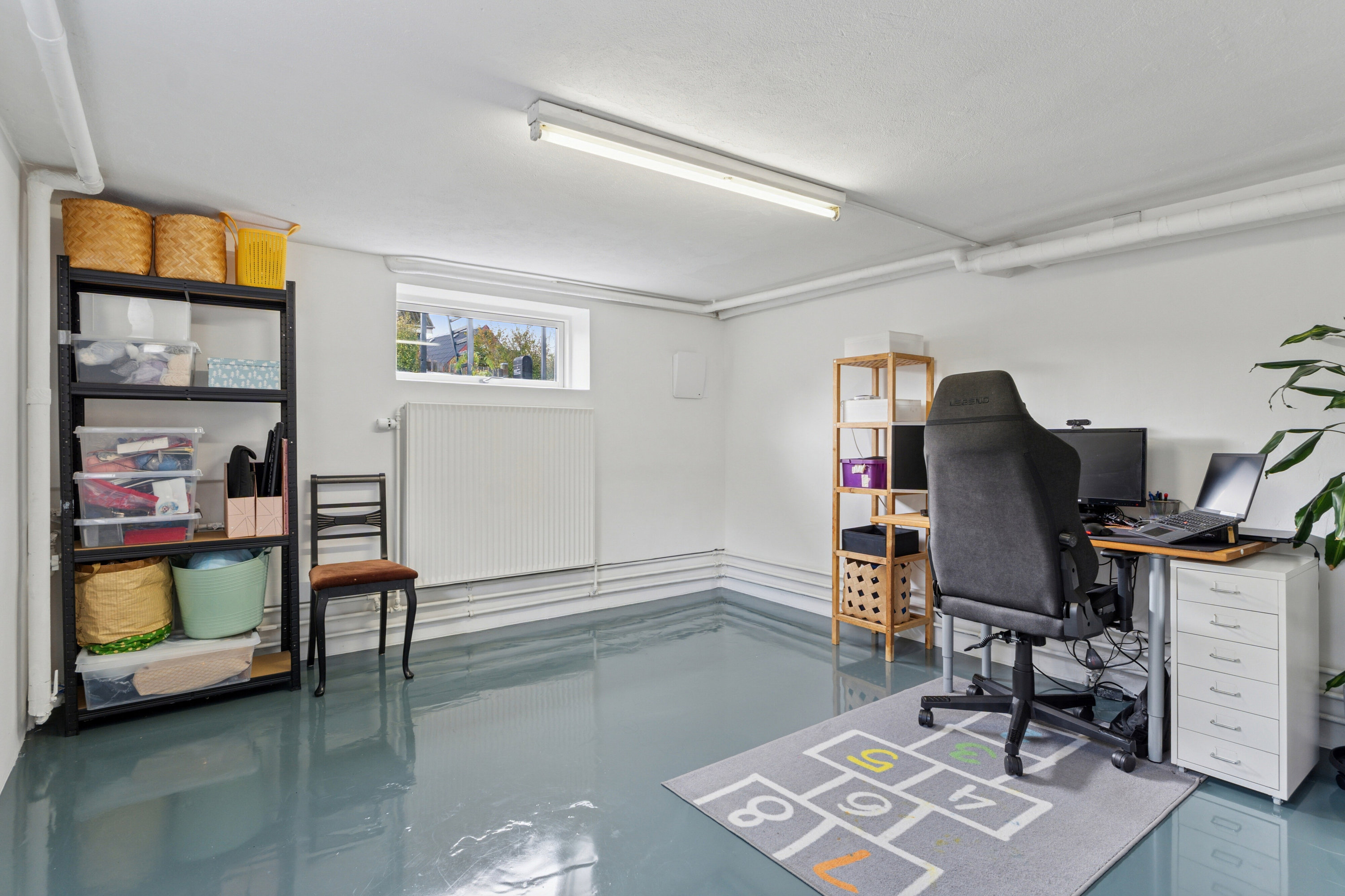 Fremhævet arbejdsværelse billede i fuldskærmstilstand. Billede af Almtoftvej 39, 8620 Kjellerup