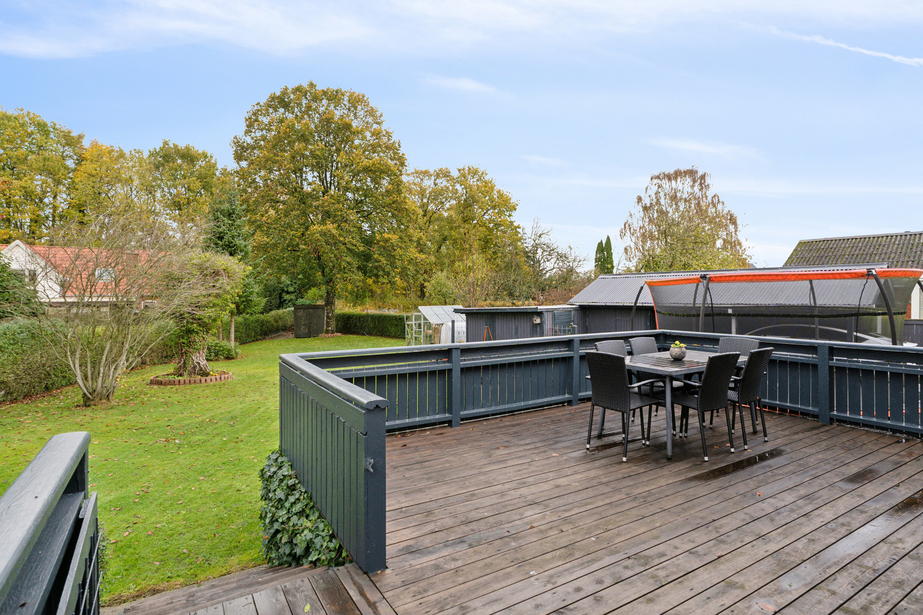 Fremhævet terrasse billede i fuldskærmstilstand. Billede af Almtoftvej 39, 8620 Kjellerup