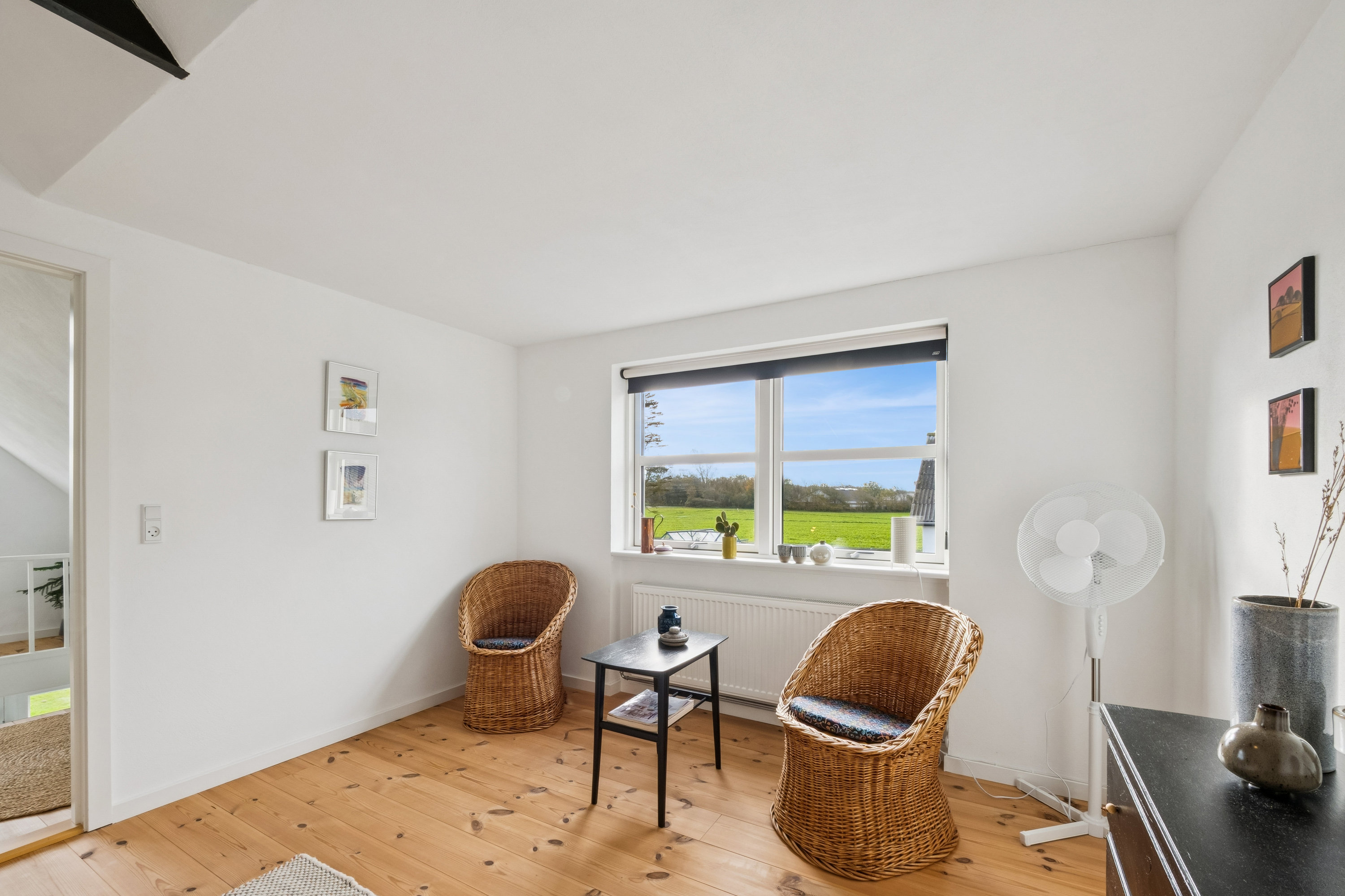 Fremhævet stue billede i fuldskærmstilstand. Billede af Friskolebakke 26, Frøslev, 7900 Nykøbing M