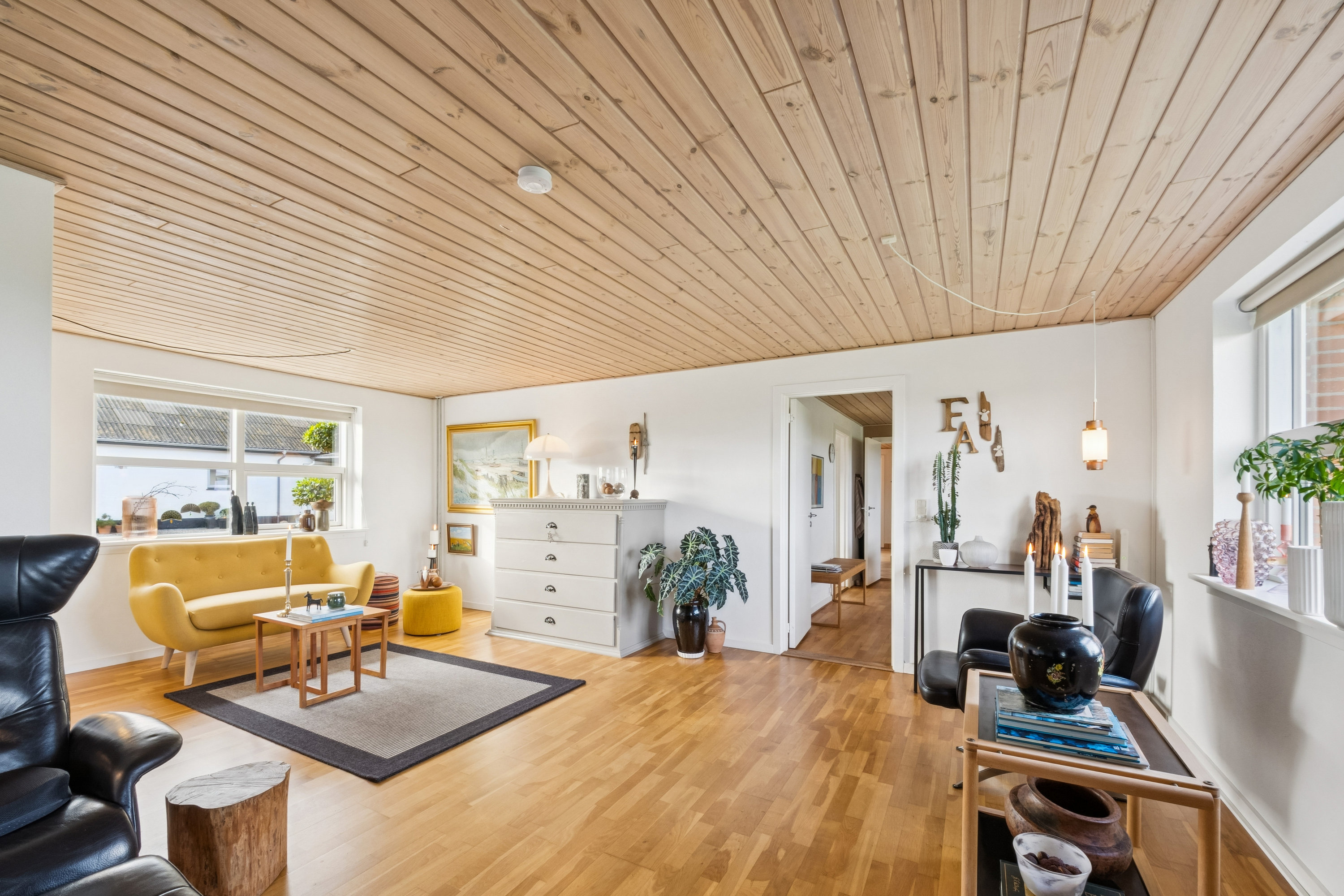 Fremhævet stue billede i fuldskærmstilstand. Billede af Friskolebakke 26, Frøslev, 7900 Nykøbing M