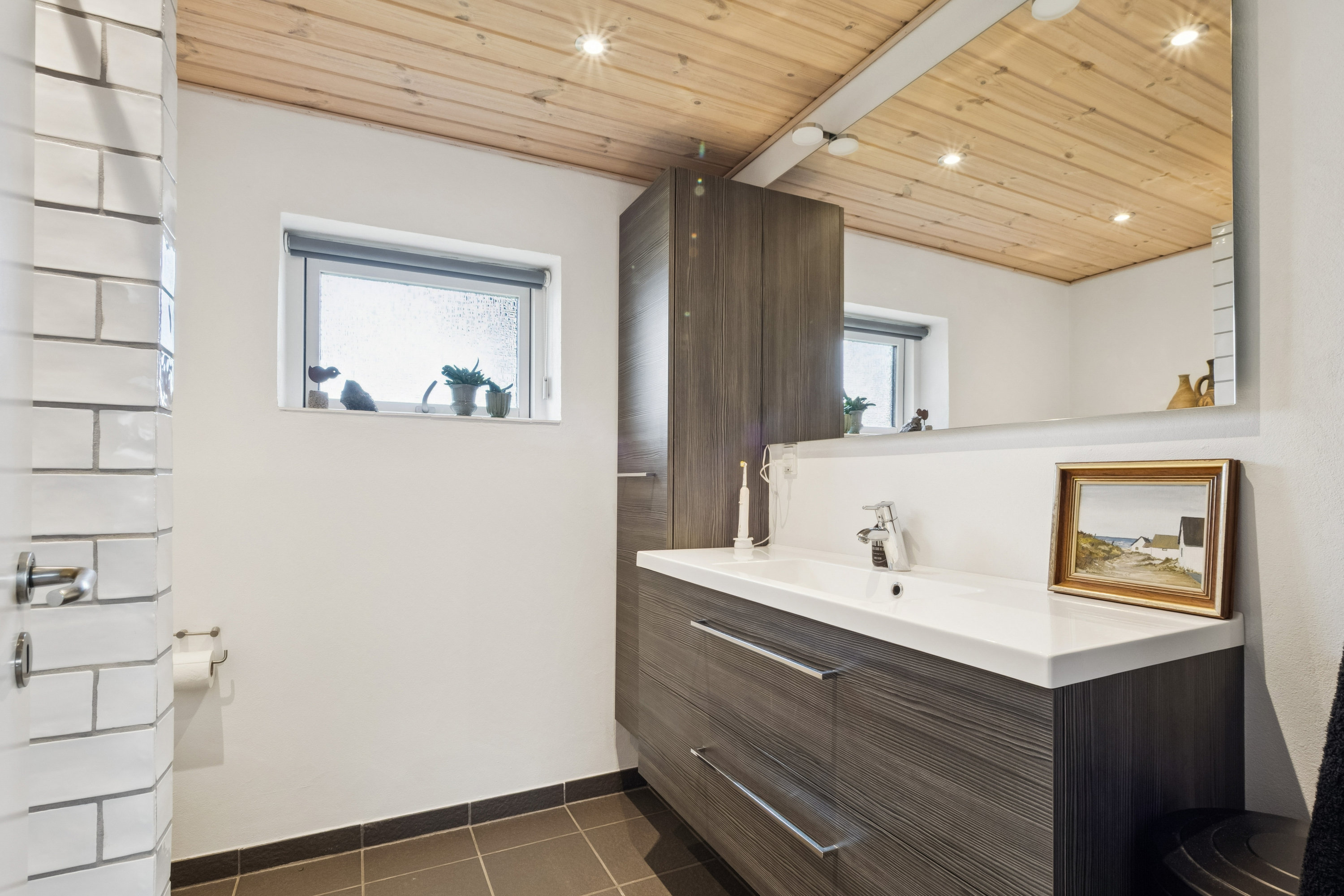 Fremhævet badeværelse billede i fuldskærmstilstand. Billede af Friskolebakke 26, Frøslev, 7900 Nykøbing M