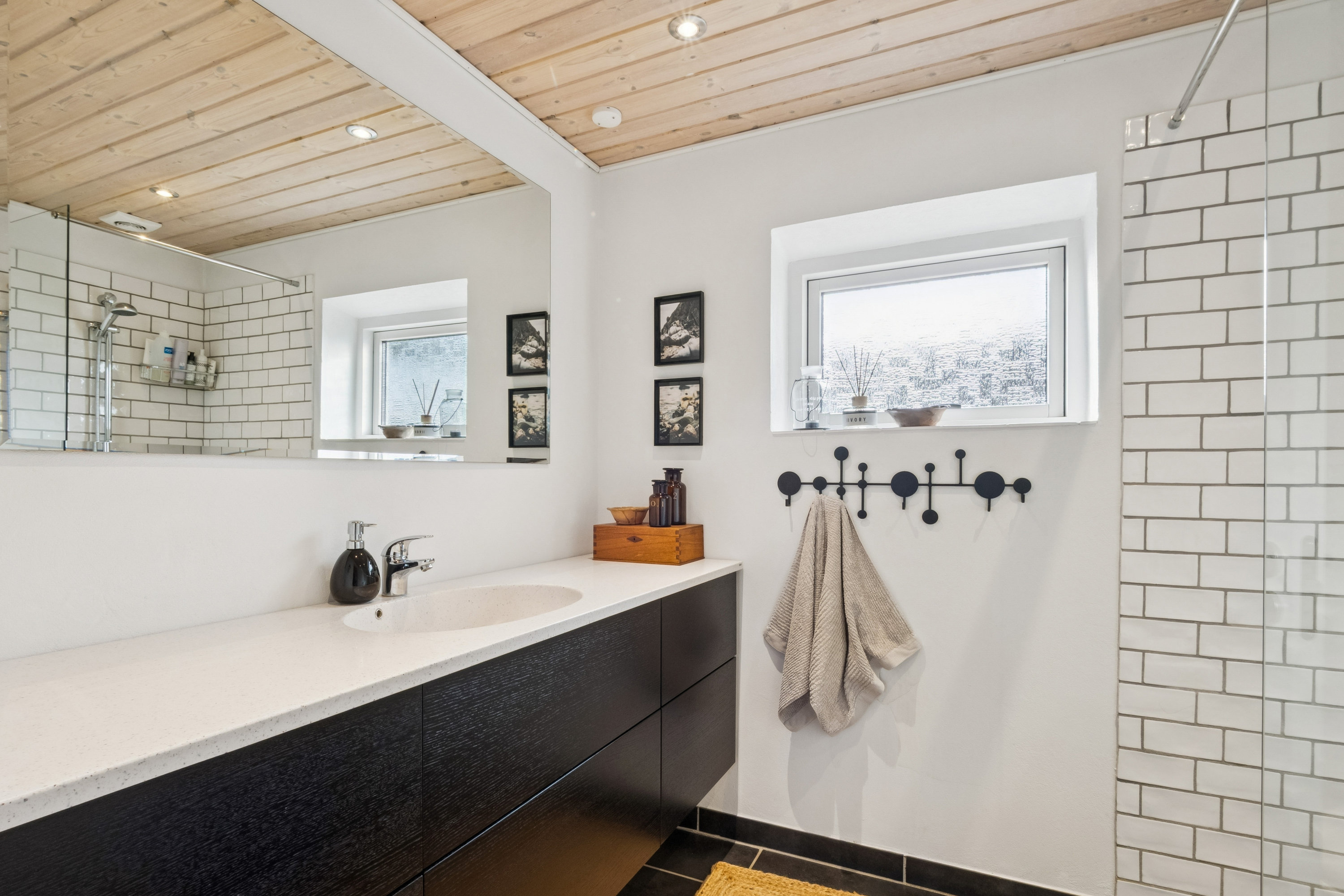 Fremhævet badeværelse billede i fuldskærmstilstand. Billede af Friskolebakke 26, Frøslev, 7900 Nykøbing M