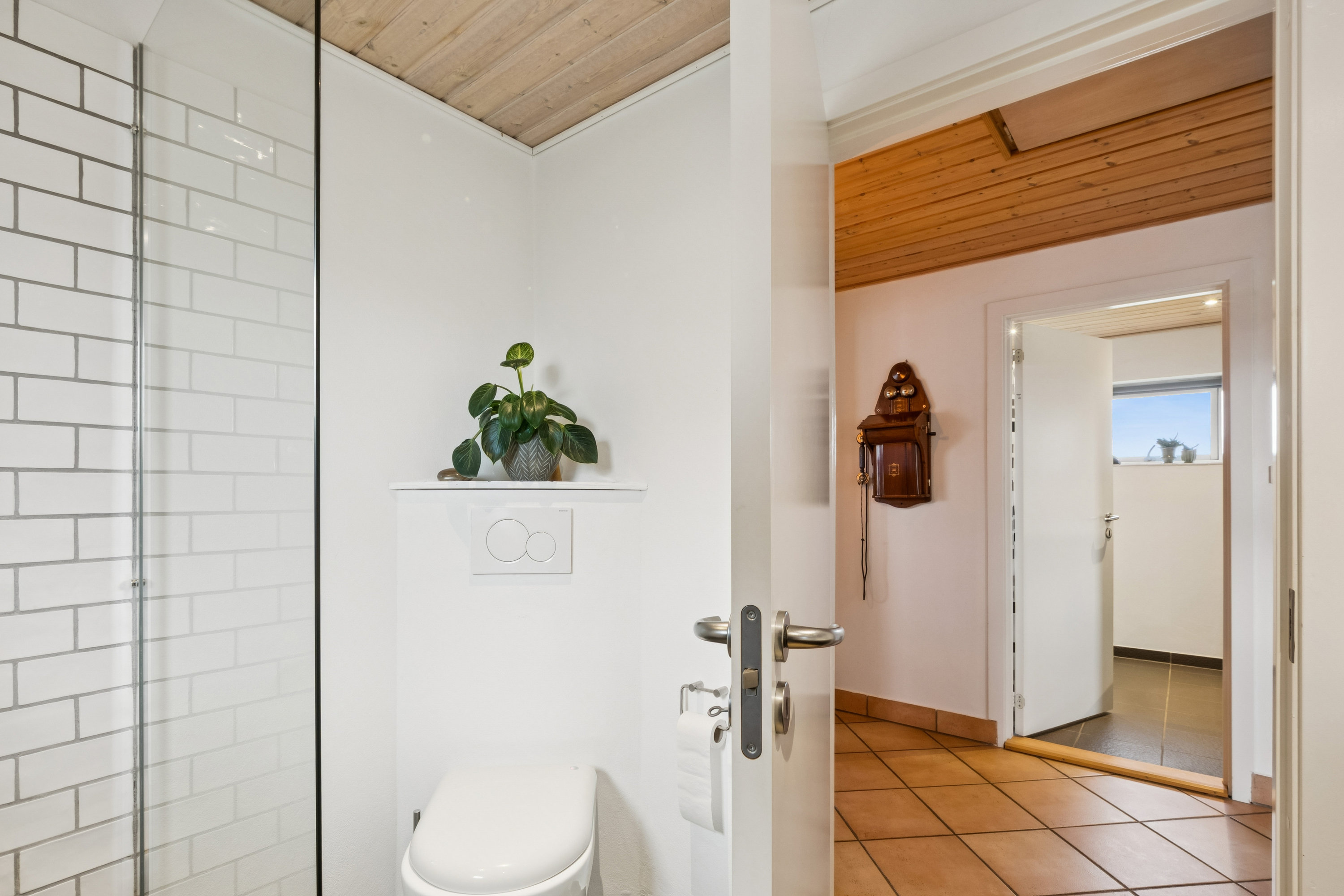 Fremhævet bad billede i fuldskærmstilstand. Billede af Friskolebakke 26, Frøslev, 7900 Nykøbing M