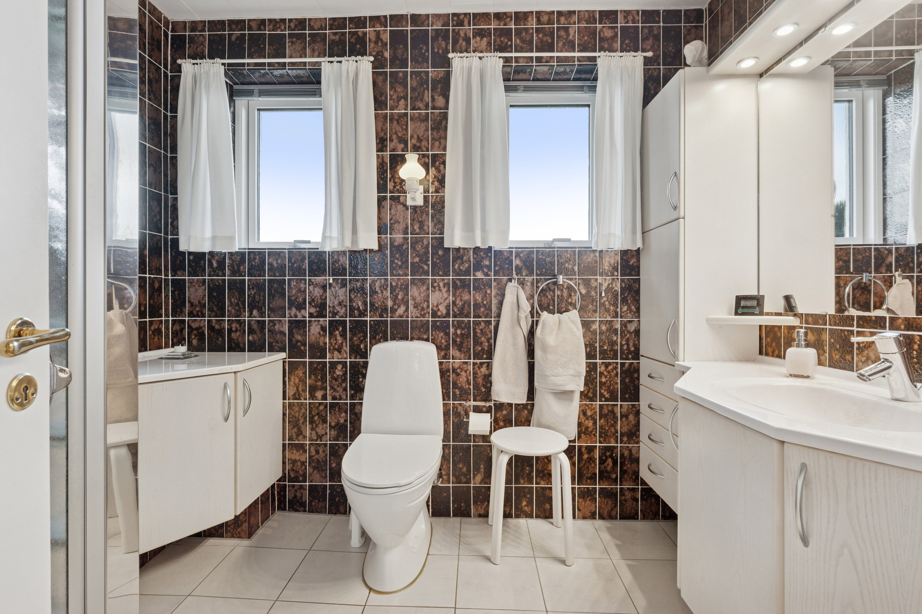 Fremhævet badeværelse billede i fuldskærmstilstand. Billede af Sjællandsgade 23, 9870 Sindal