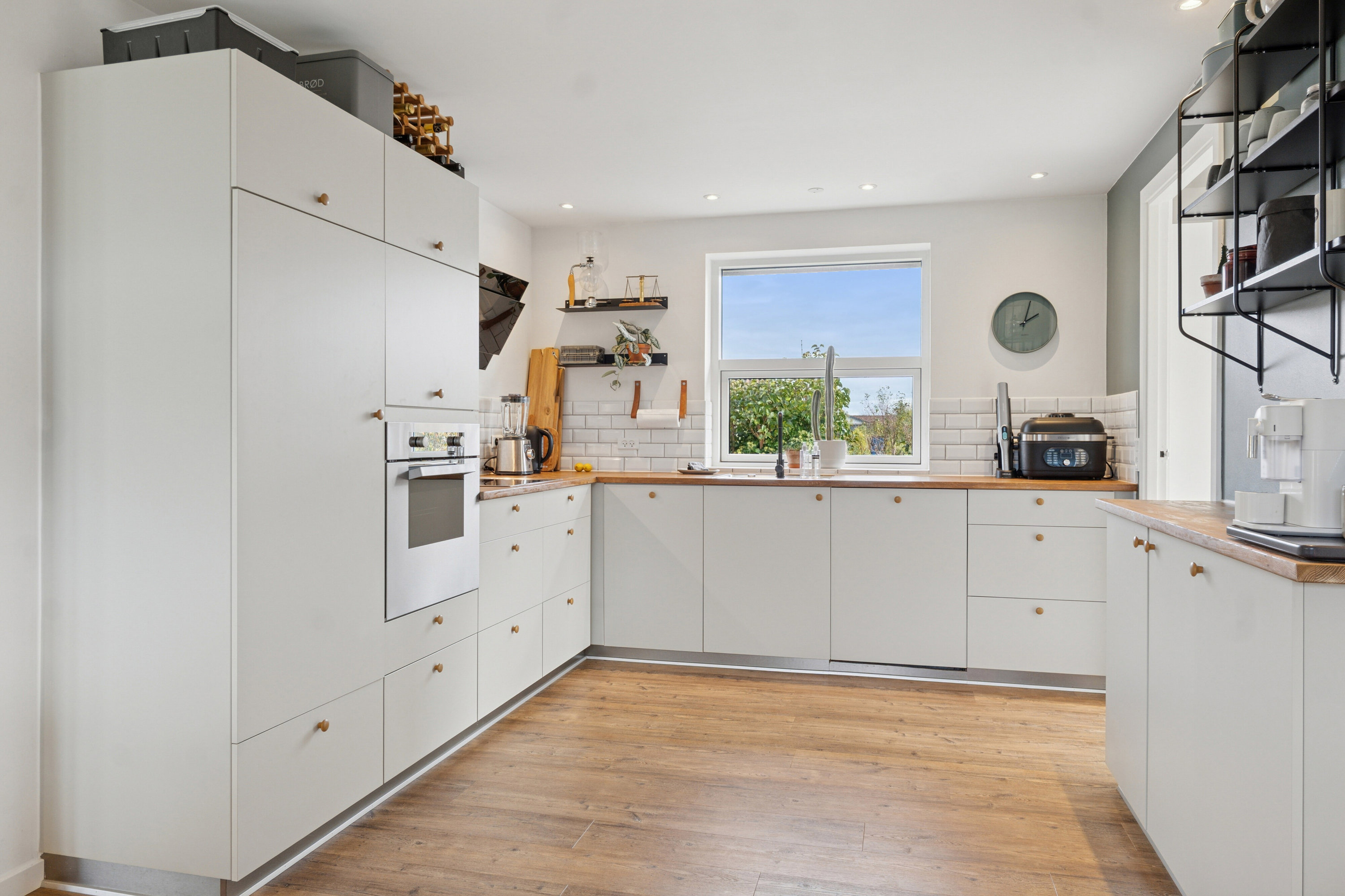 Miniaturebillede 2: køkken. Billede af Liljevej 2, 9870 Sindal