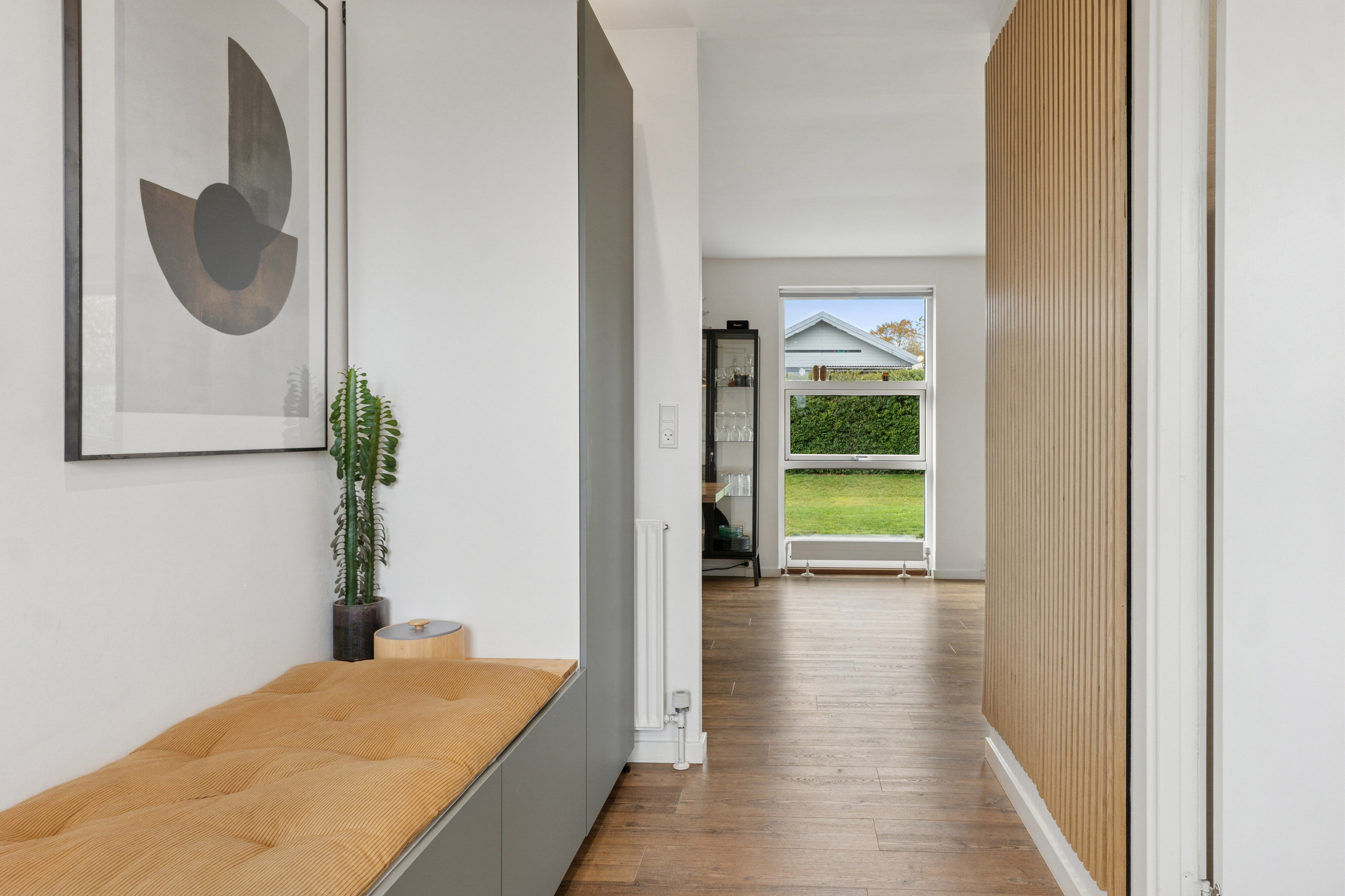 Fremhævet gang billede i fuldskærmstilstand. Billede af Liljevej 2, 9870 Sindal