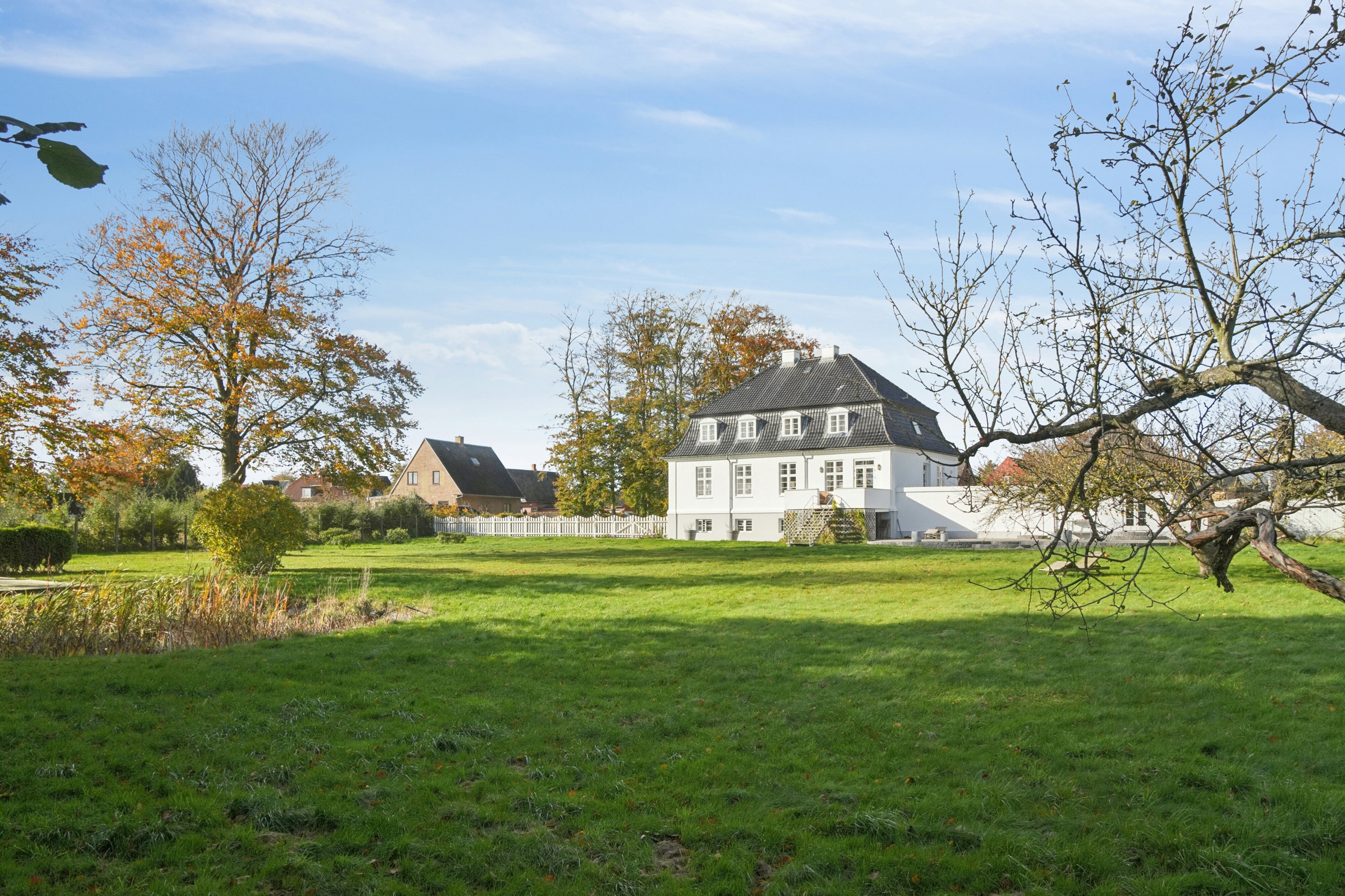 Fremhævet set fra haven billede i fuldskærmstilstand. Billede af Bygaden 18, Tullebølle, 5953 Tranekær